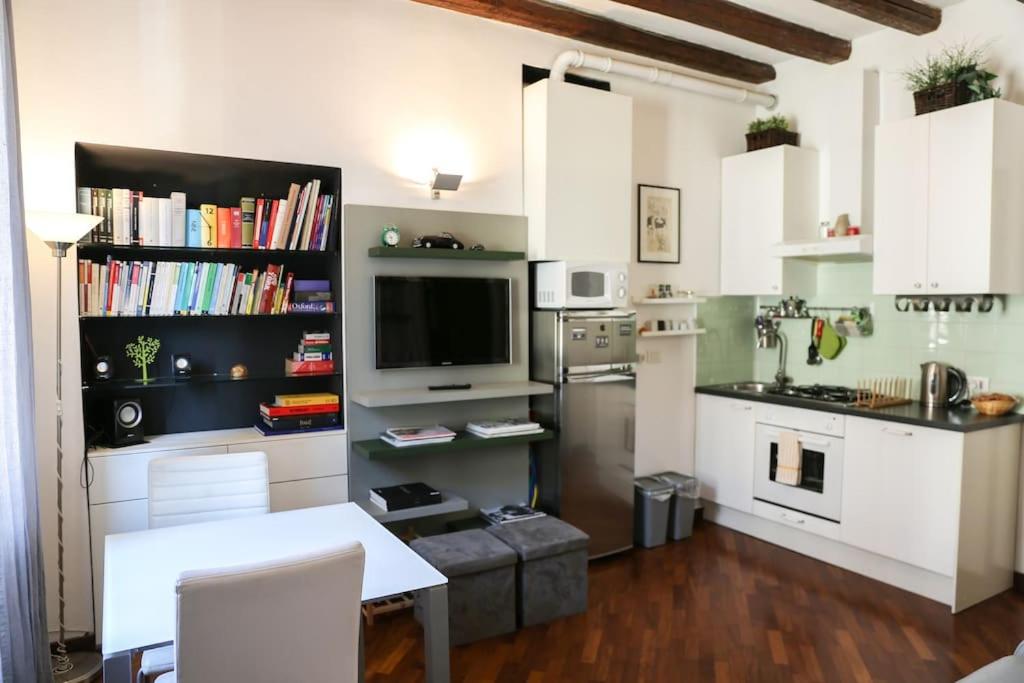 Cosy and Bright Flat in the heart of Porta Venezia