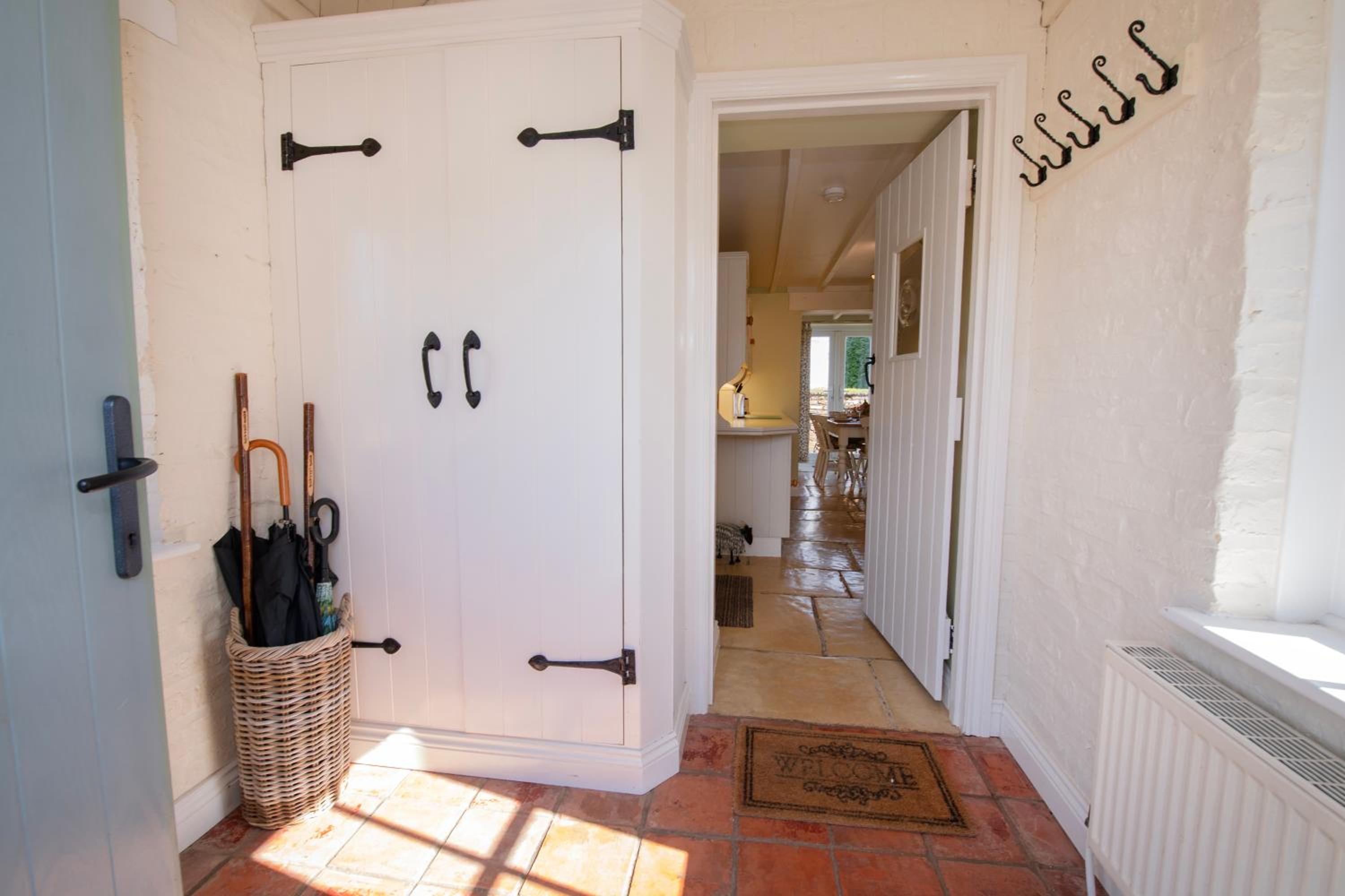 Serene Yorkshire Wolds Cottage Sleeps 6 EV