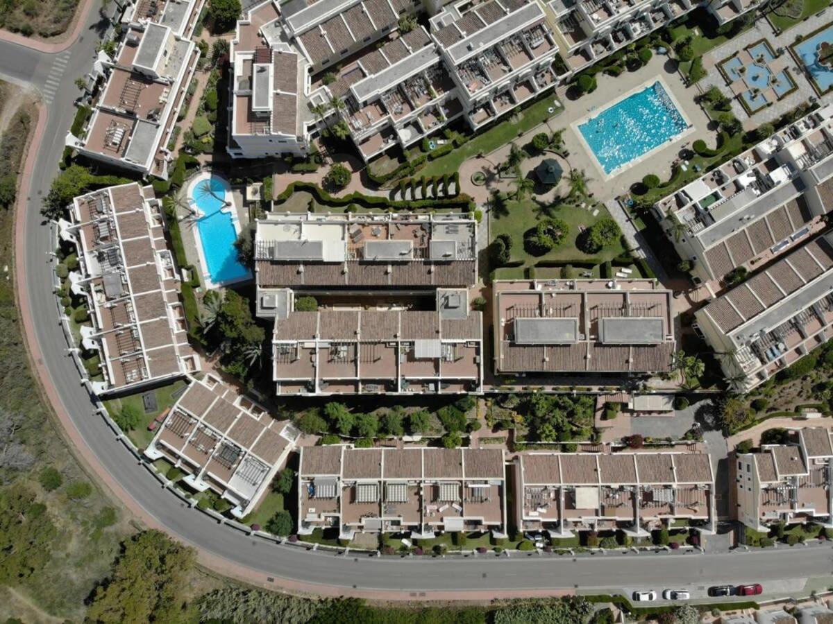 Aloha Gardens Pools BBQ Wifi Garden Apartment