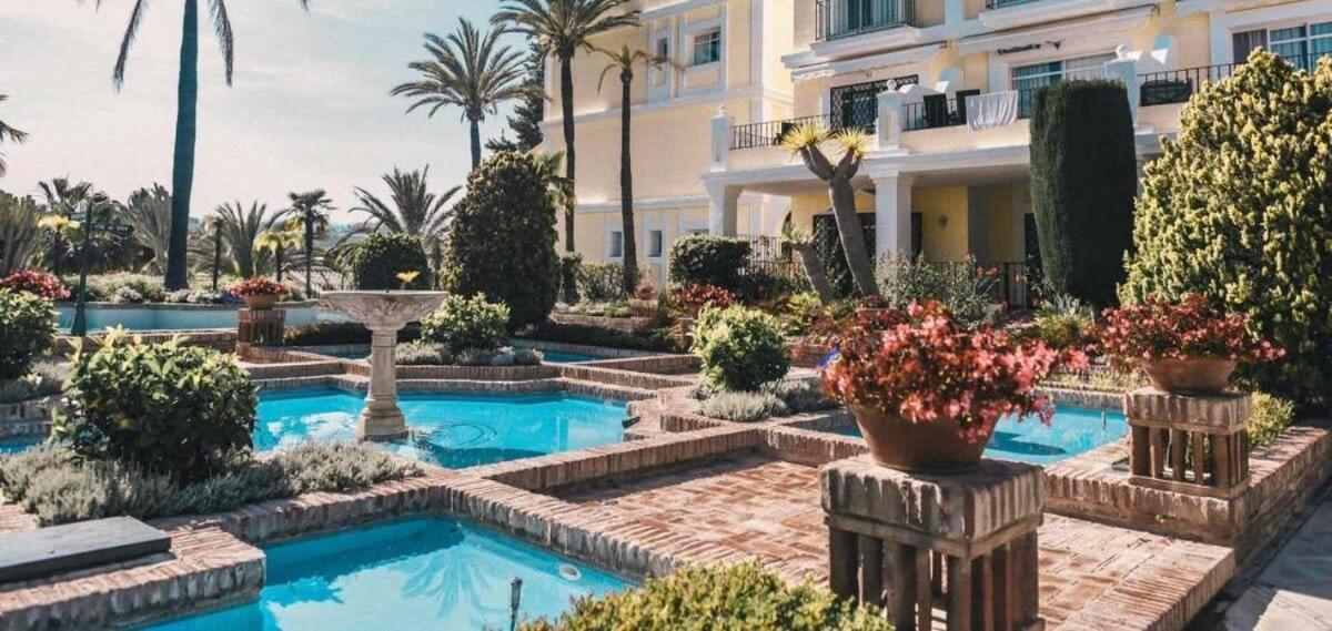 Aloha Gardens Pools BBQ Wifi Garden Apartment