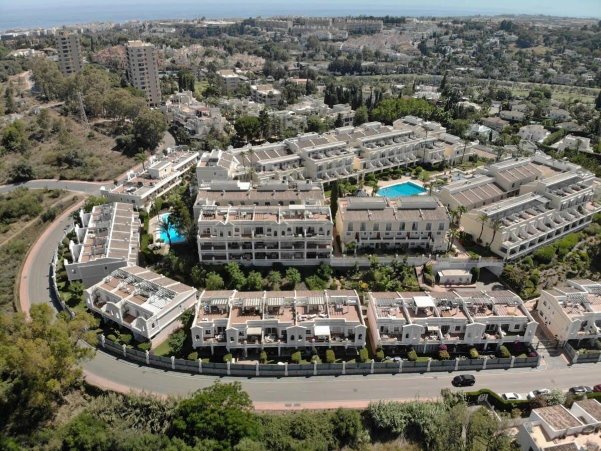 Aloha Gardens Pools BBQ Wifi Garden Apartment