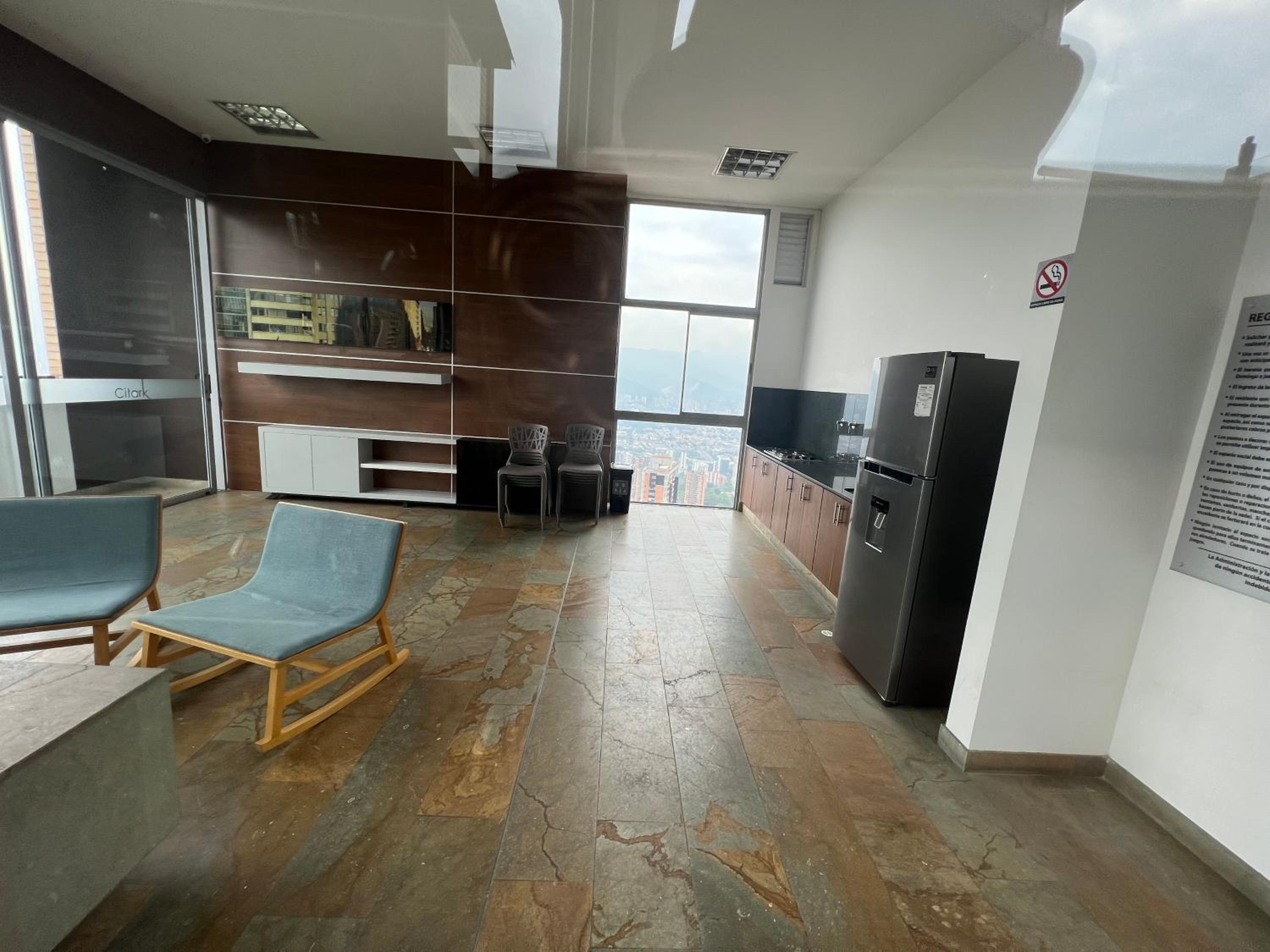 Cossy Room poblado