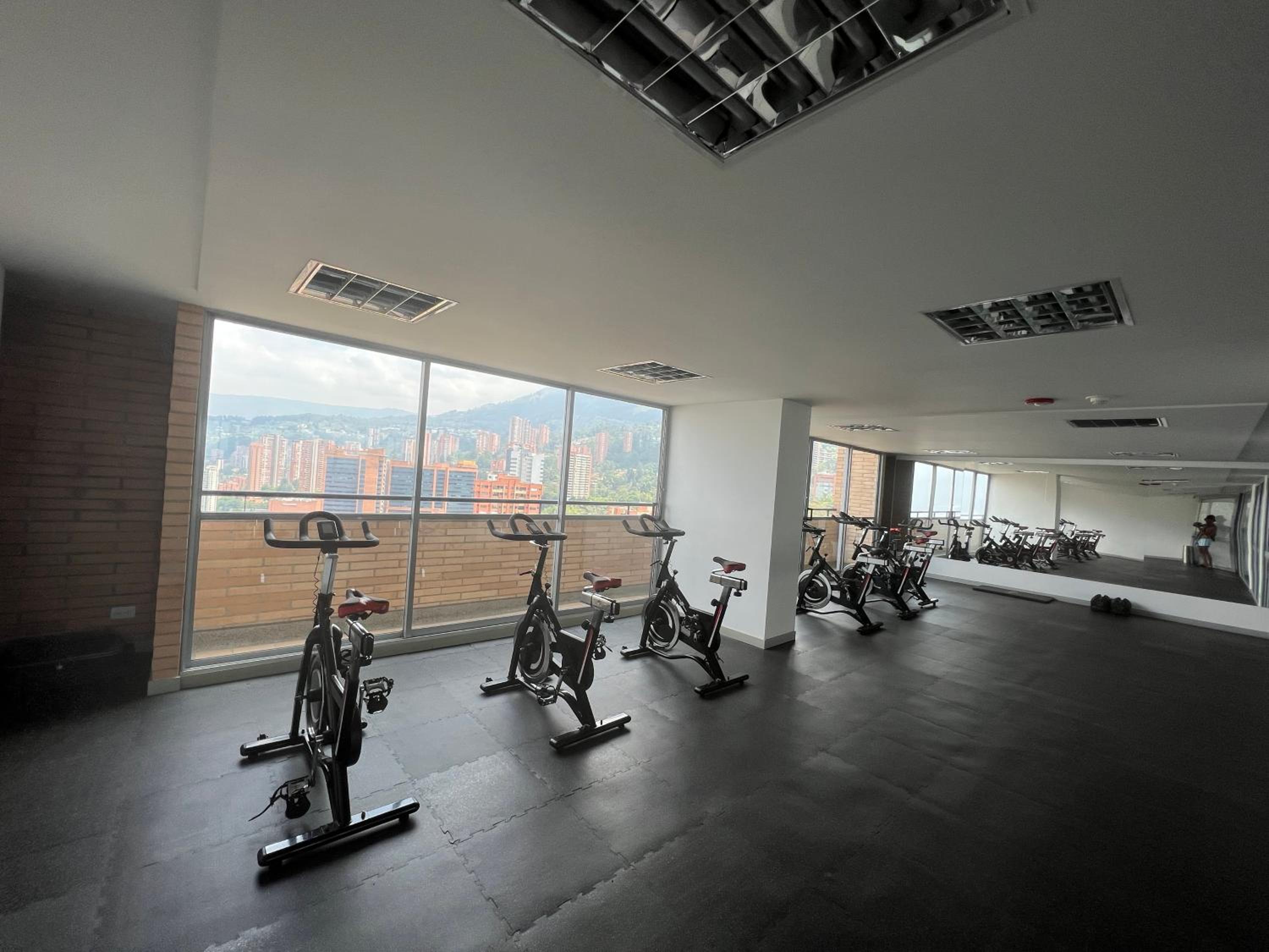 Cossy Room poblado