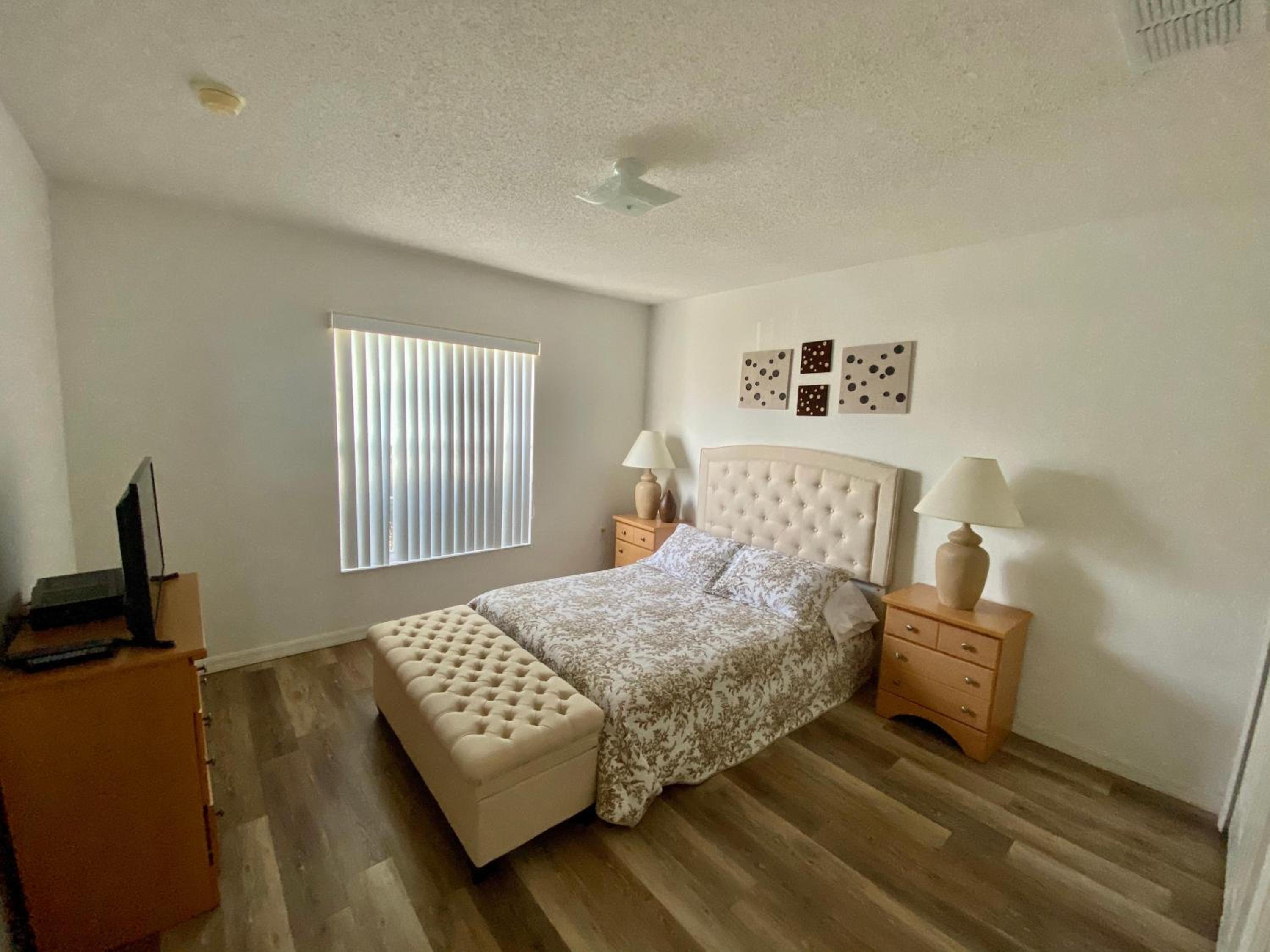 Four Bedroom Pool Home - 143 FL - VUSA view 4