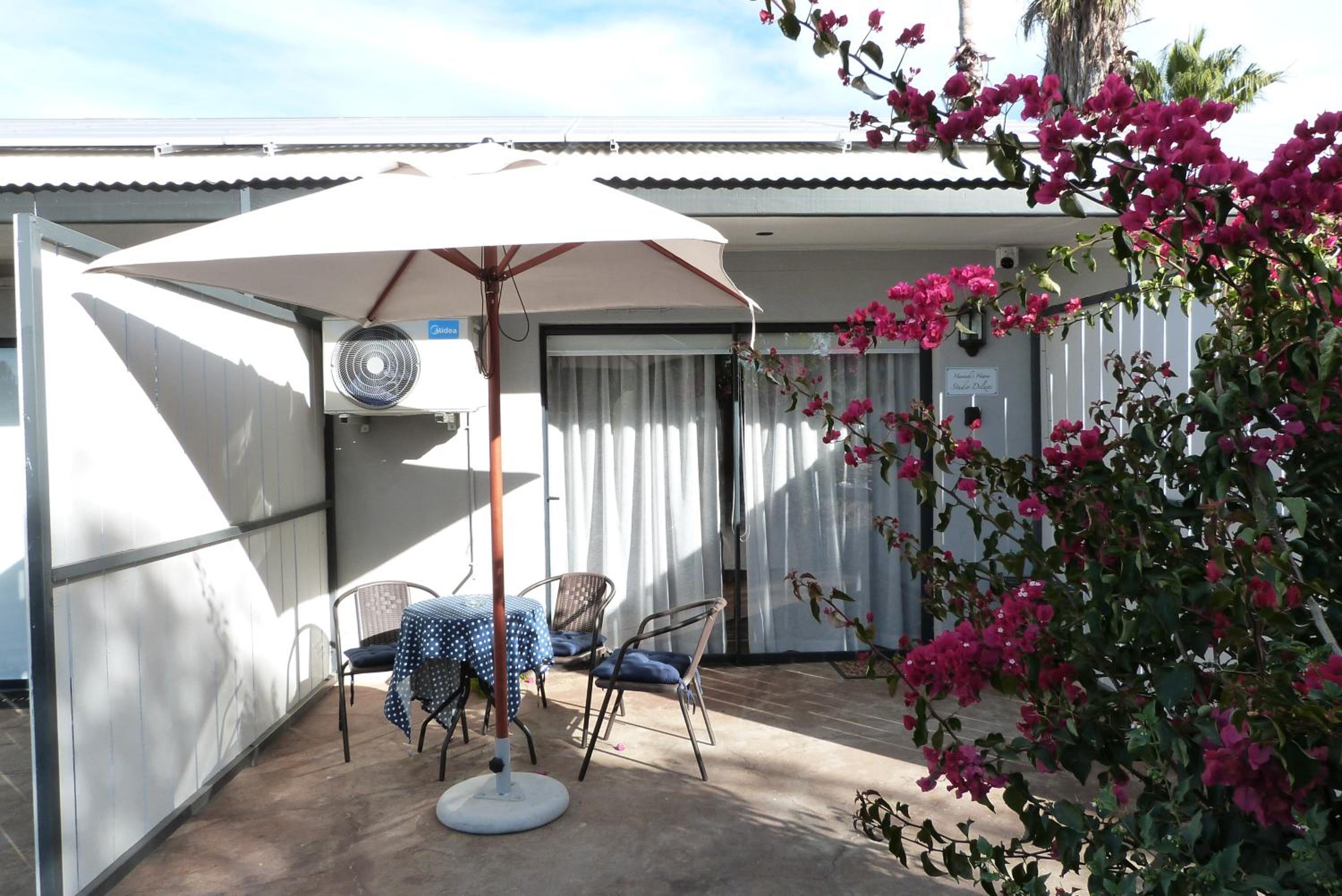 Hannah's Haven Studio Deluxe - No loadshedding view 3