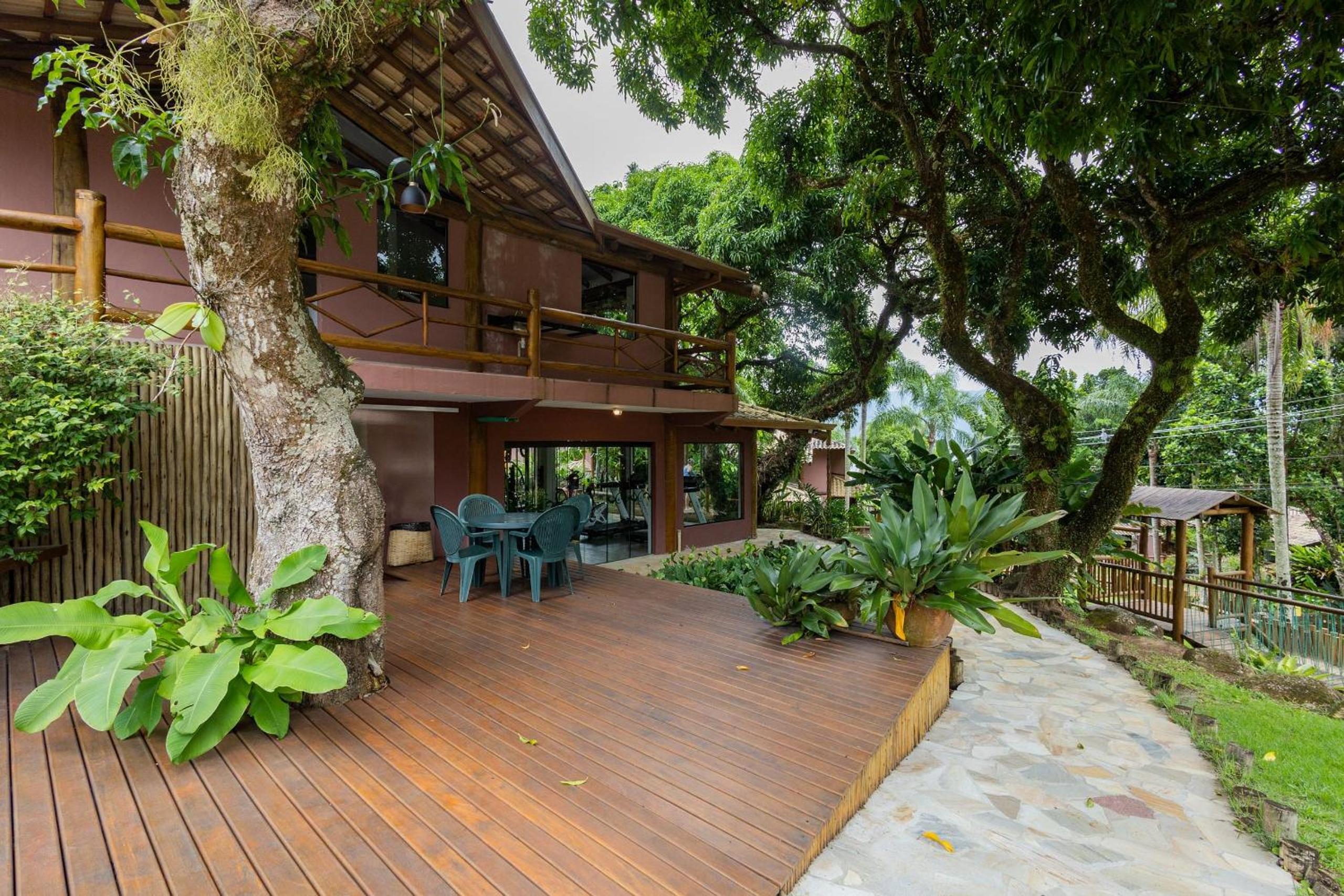 House in a condominium with leisure near the beach