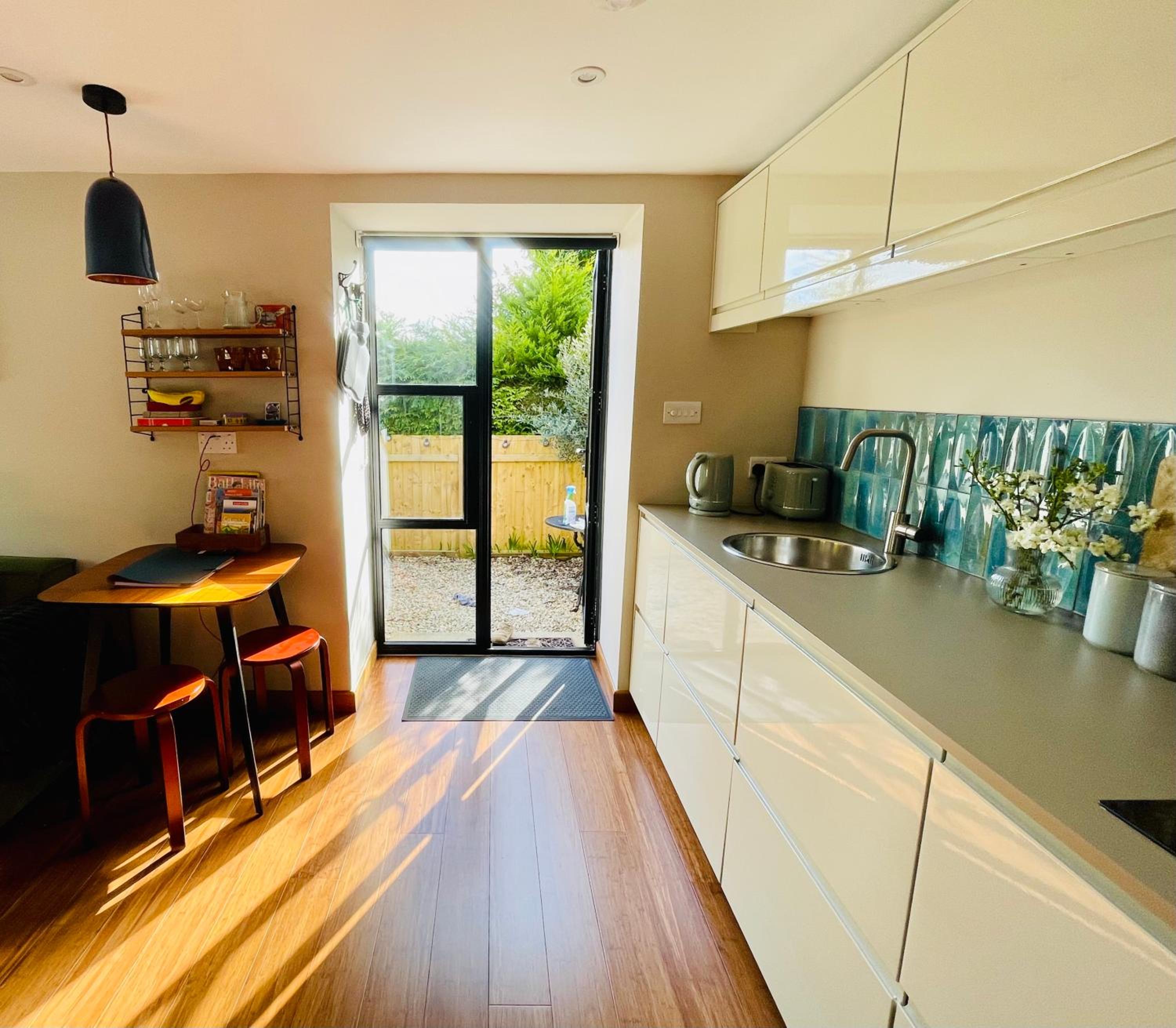 The Hideaway Apartment, Bath view 2