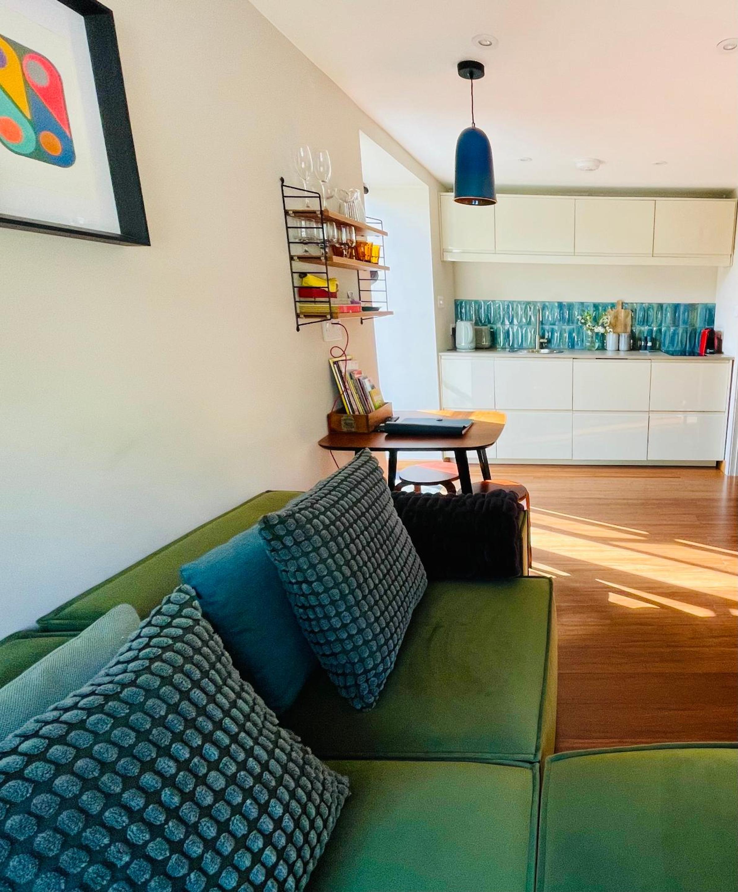 The Hideaway Apartment, Bath view 3