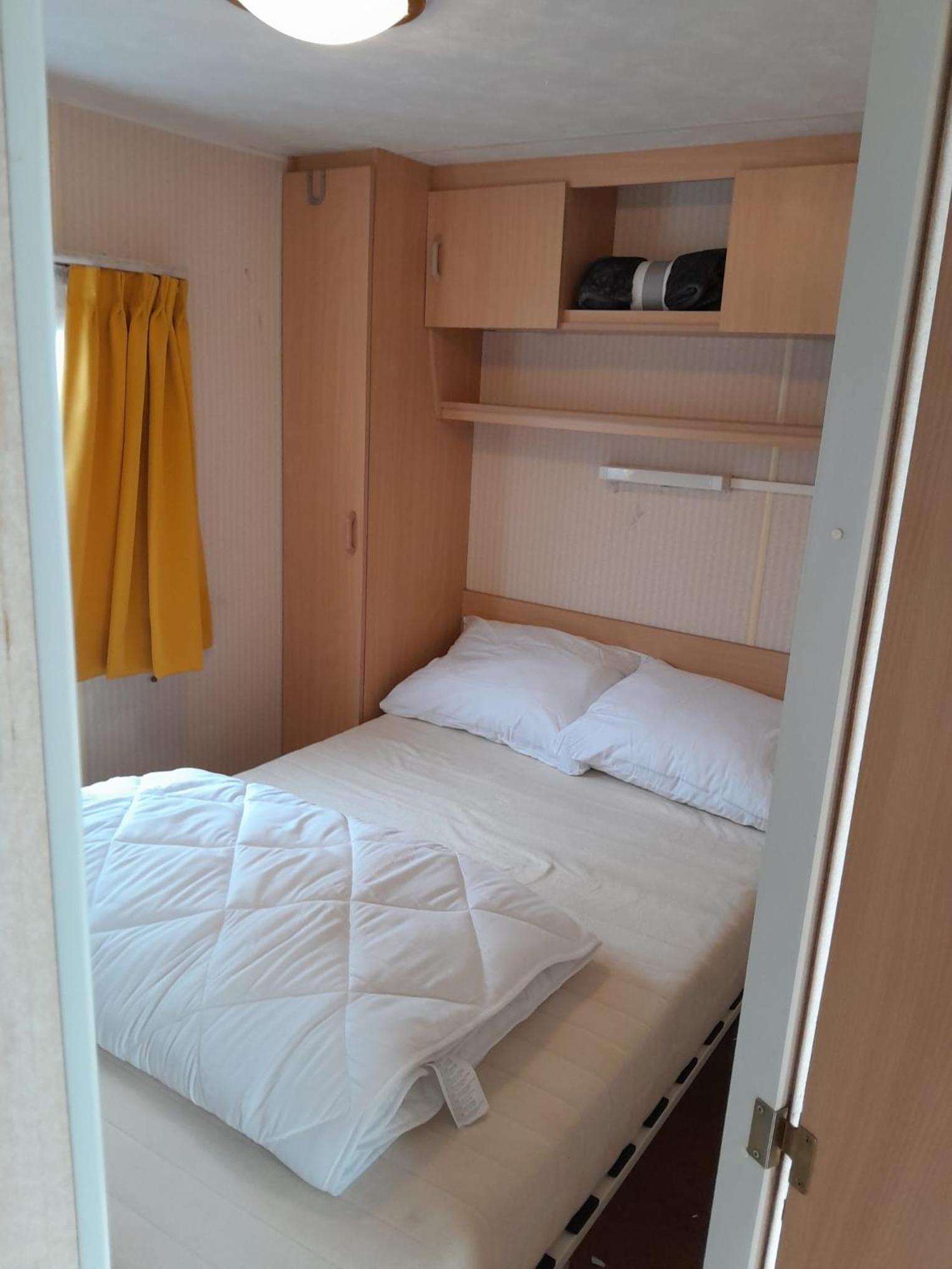 Chalet 108 met airco familie camping de Tien Heugten Schoonloo Drenthe view 3