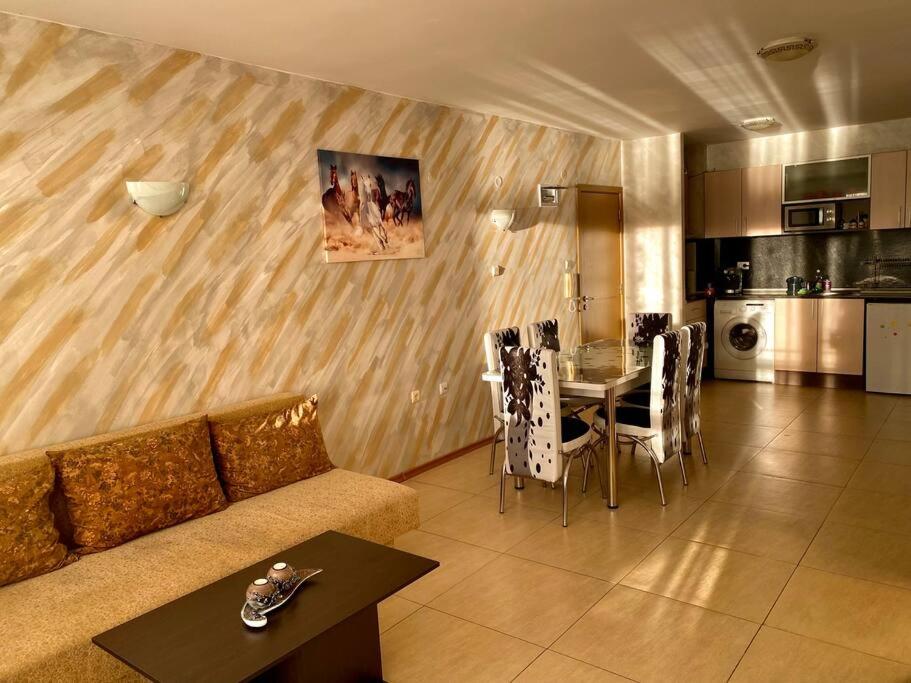 “Sunny Beach Hills” Apartment B2.8