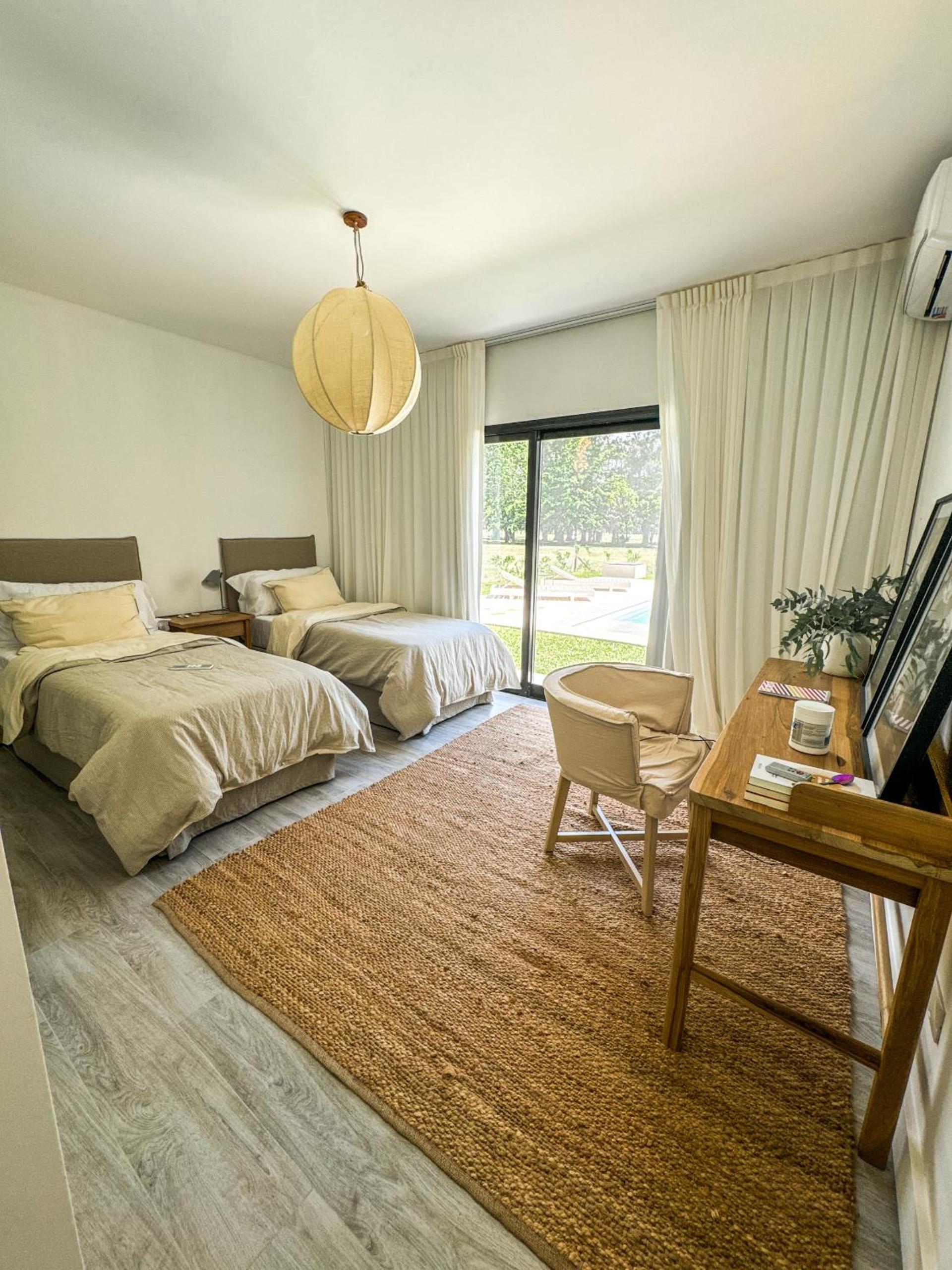 RentUp - Retiro de lujo Casa moderna con jardin y piscina en Pilar