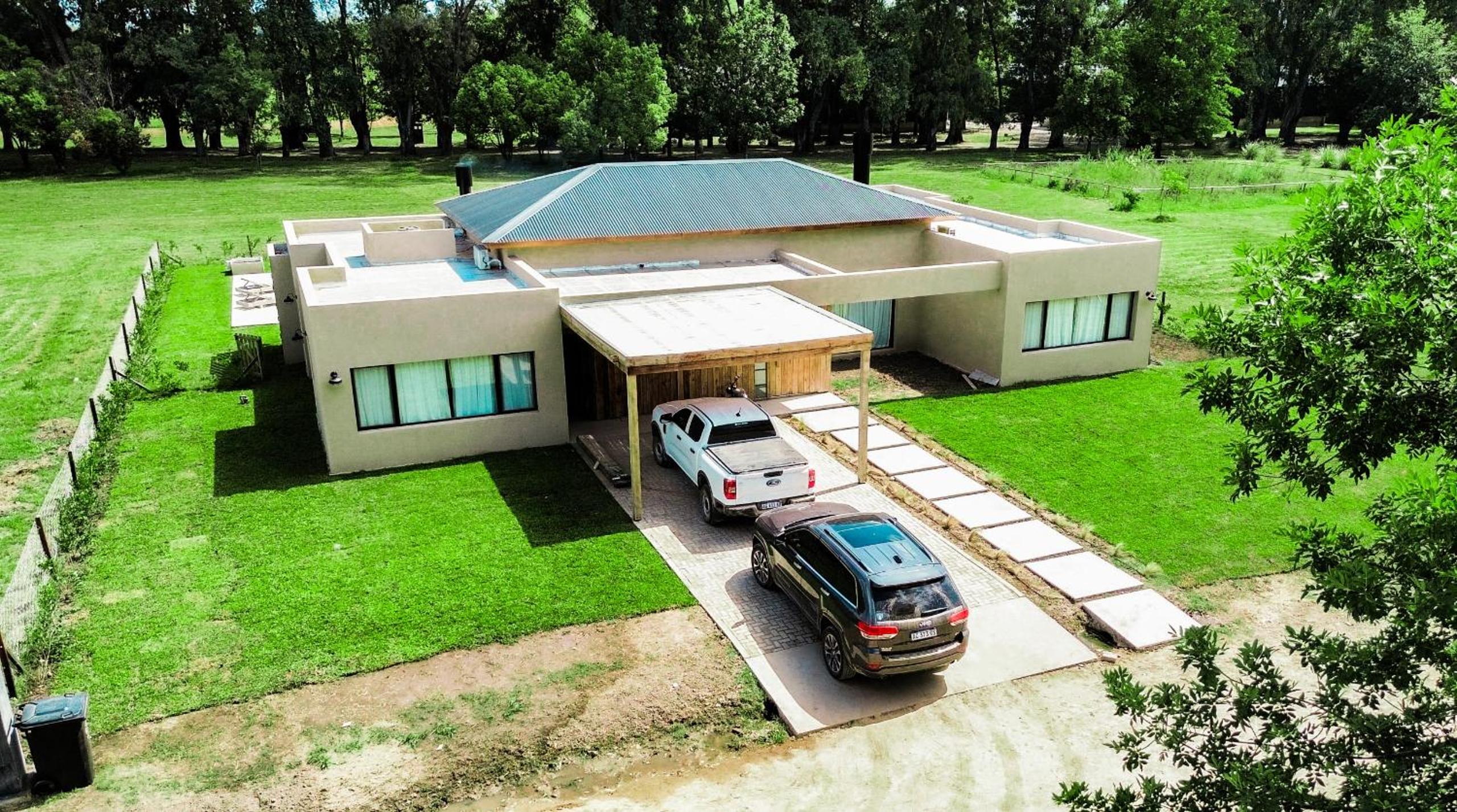 RentUp - Retiro de lujo Casa moderna con jardin y piscina en Pilar