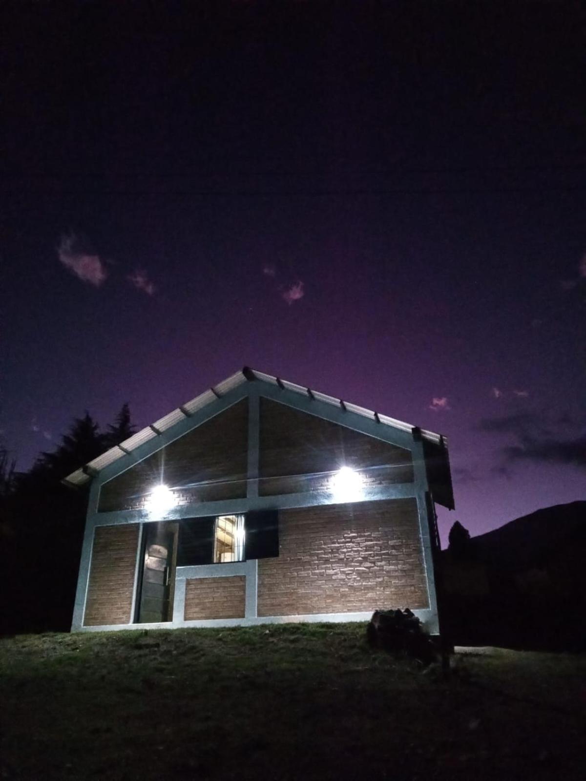 Casa en el corazón de la montaña, amplia vista.