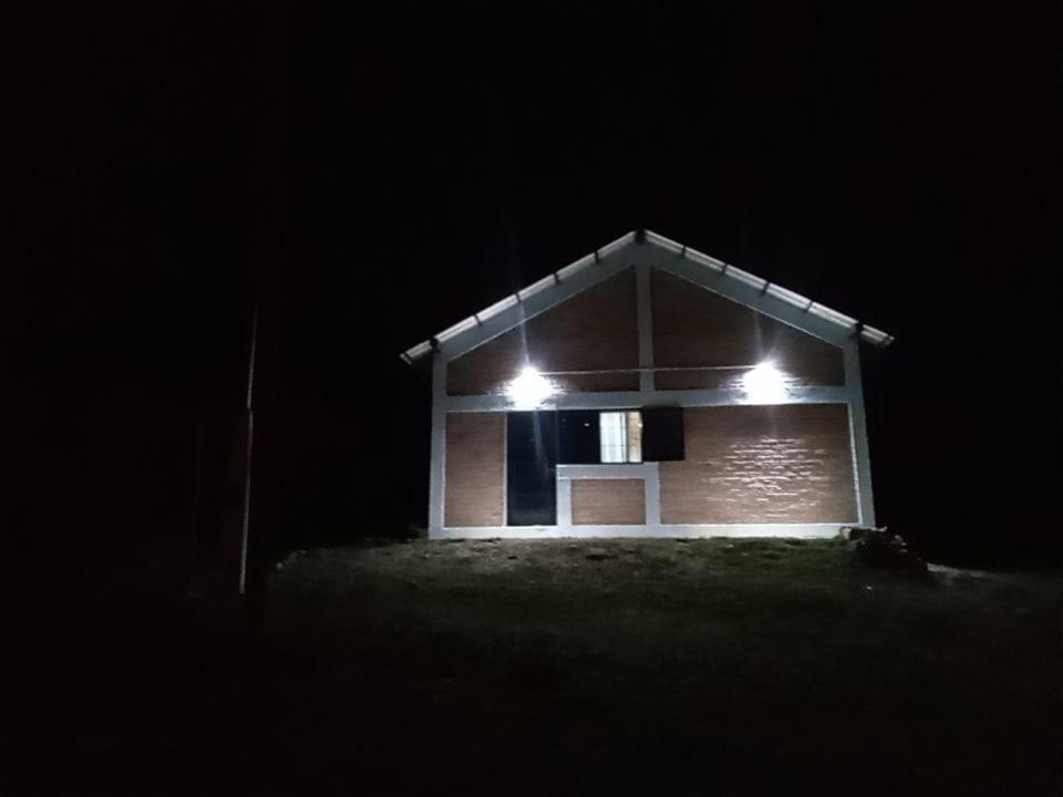 Casa en el corazón de la montaña, amplia vista.