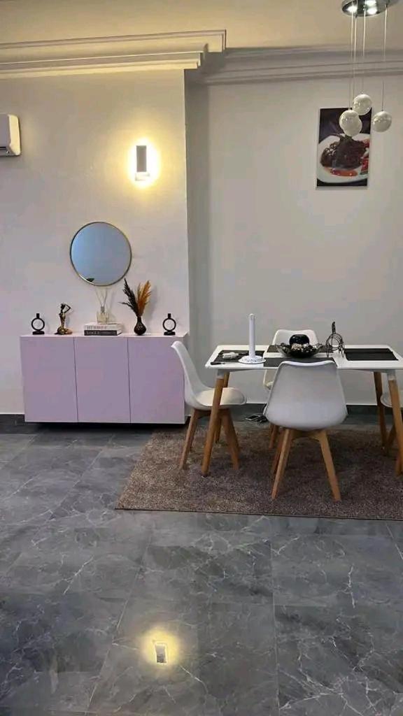 Luxe akpakpa