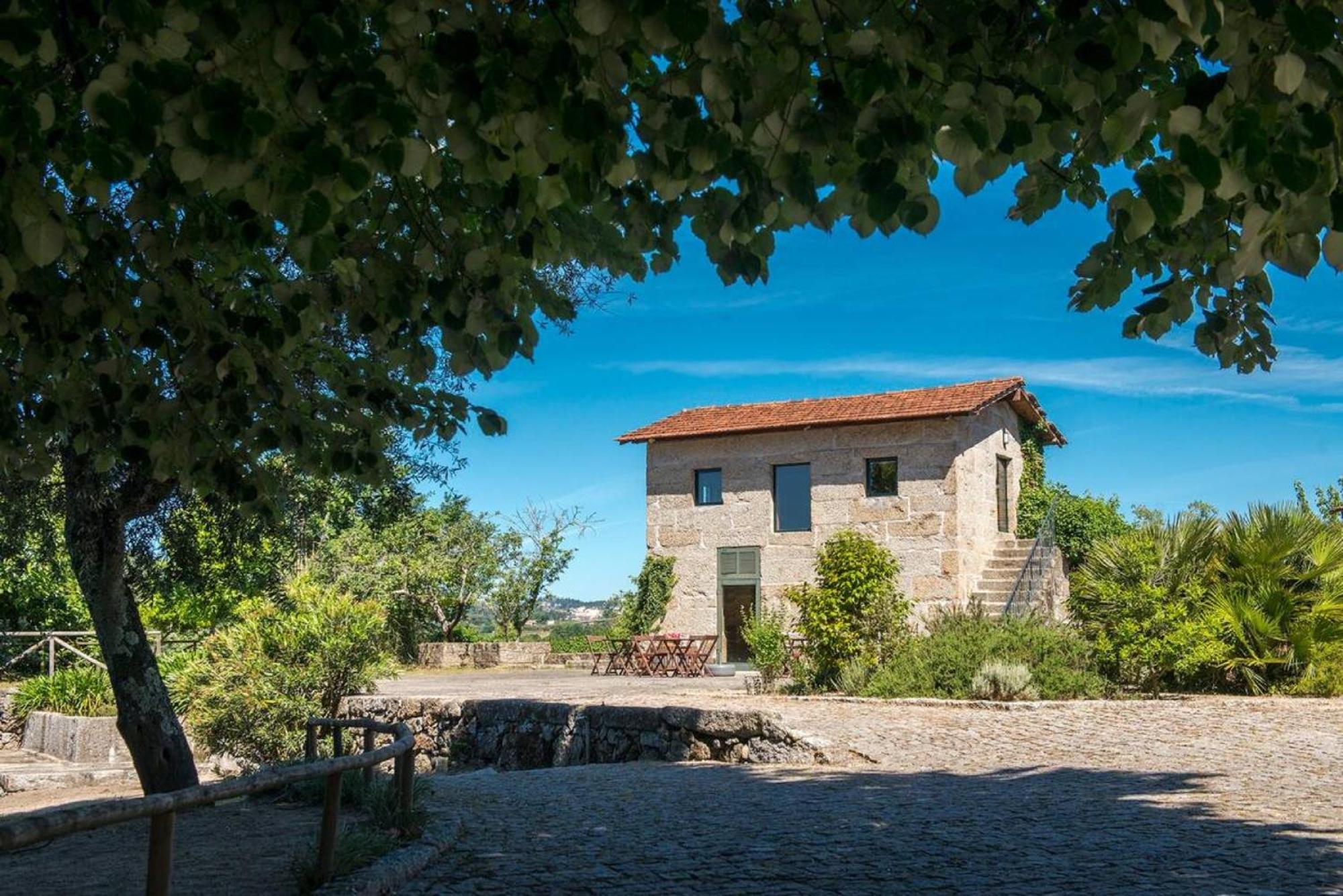 Casa de Andrães Loft Heras