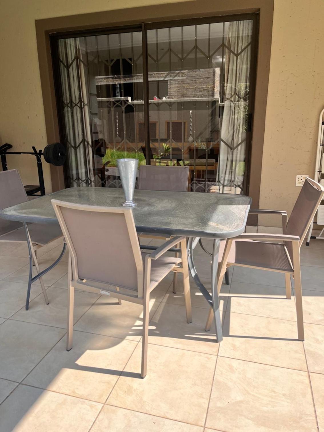 3 Bedroom in Secure Estate Loadshedding free view 5