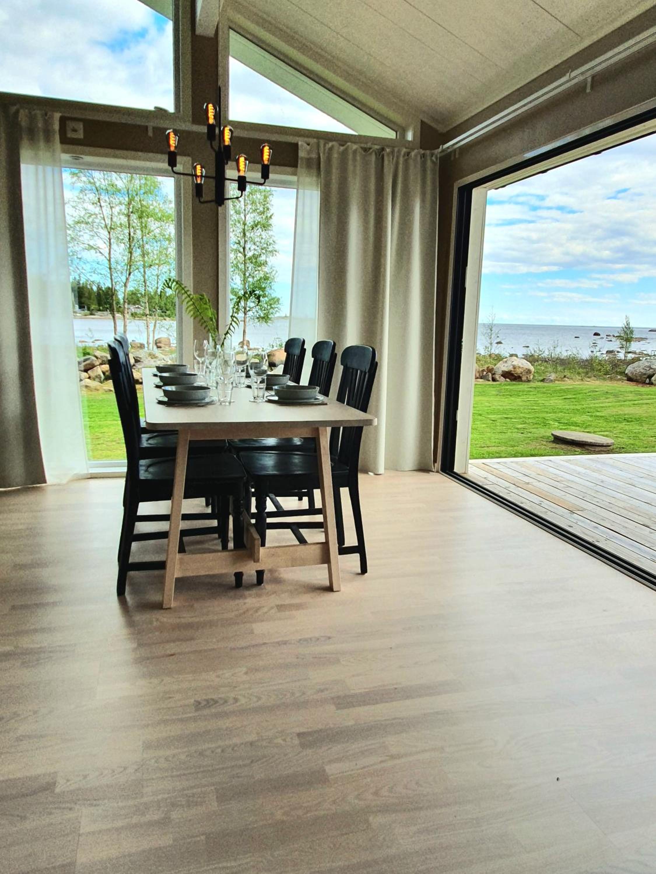 Stuga med havsutsikt