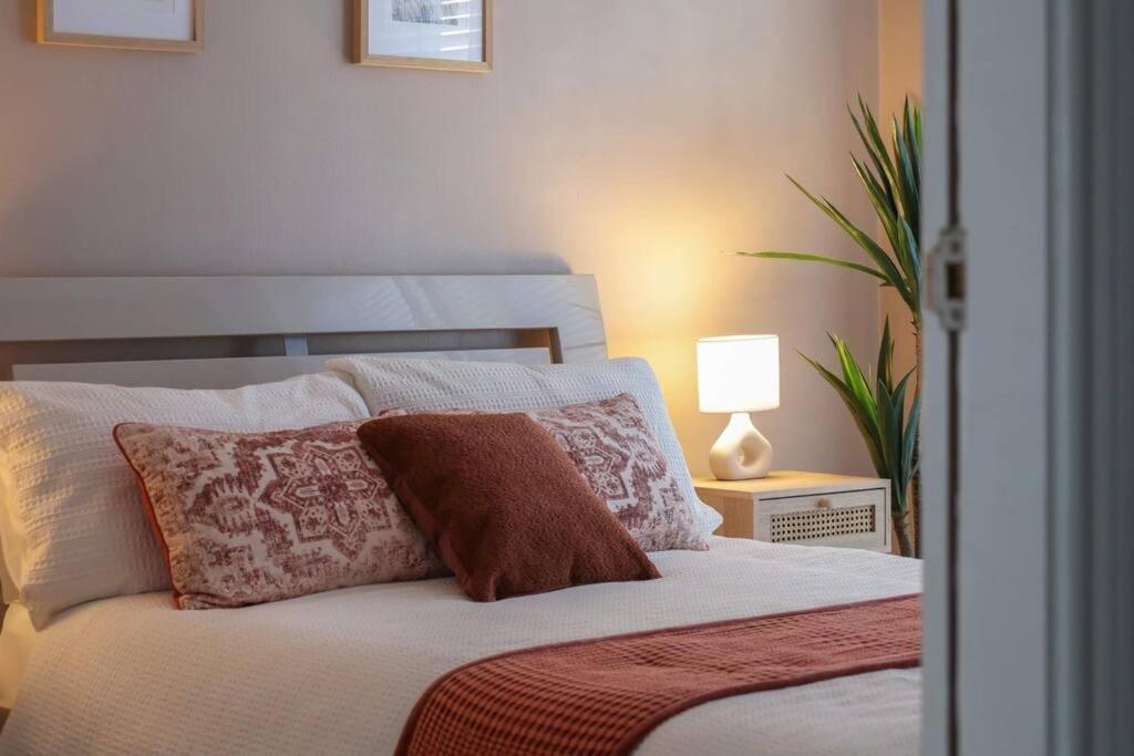 Modern 2 bed apartment at the Mournes view 3