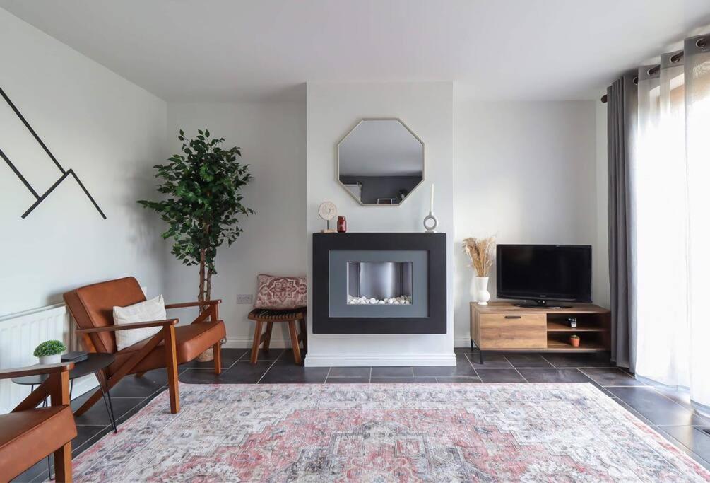 Modern 2 bed apartment at the Mournes view 2