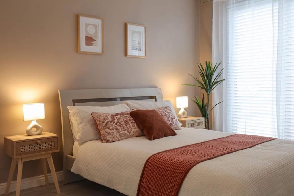 Modern 2 bed apartment at the Mournes view 4