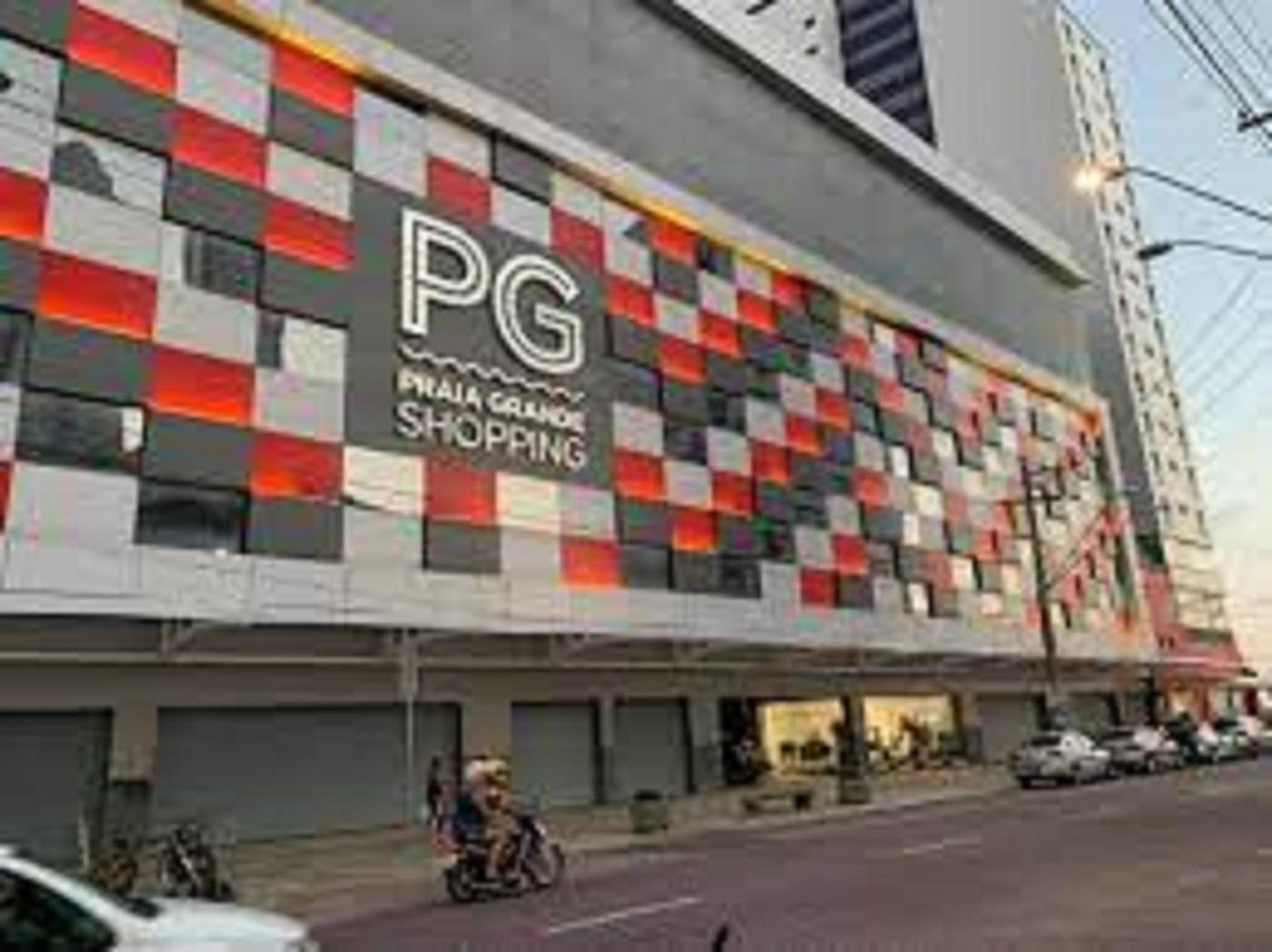 Kitnet Temporada Praia Grande SP - Completa com Wi-fi, garagem rotativa, 1 quadra da praia - no centro comercial Boqueirão