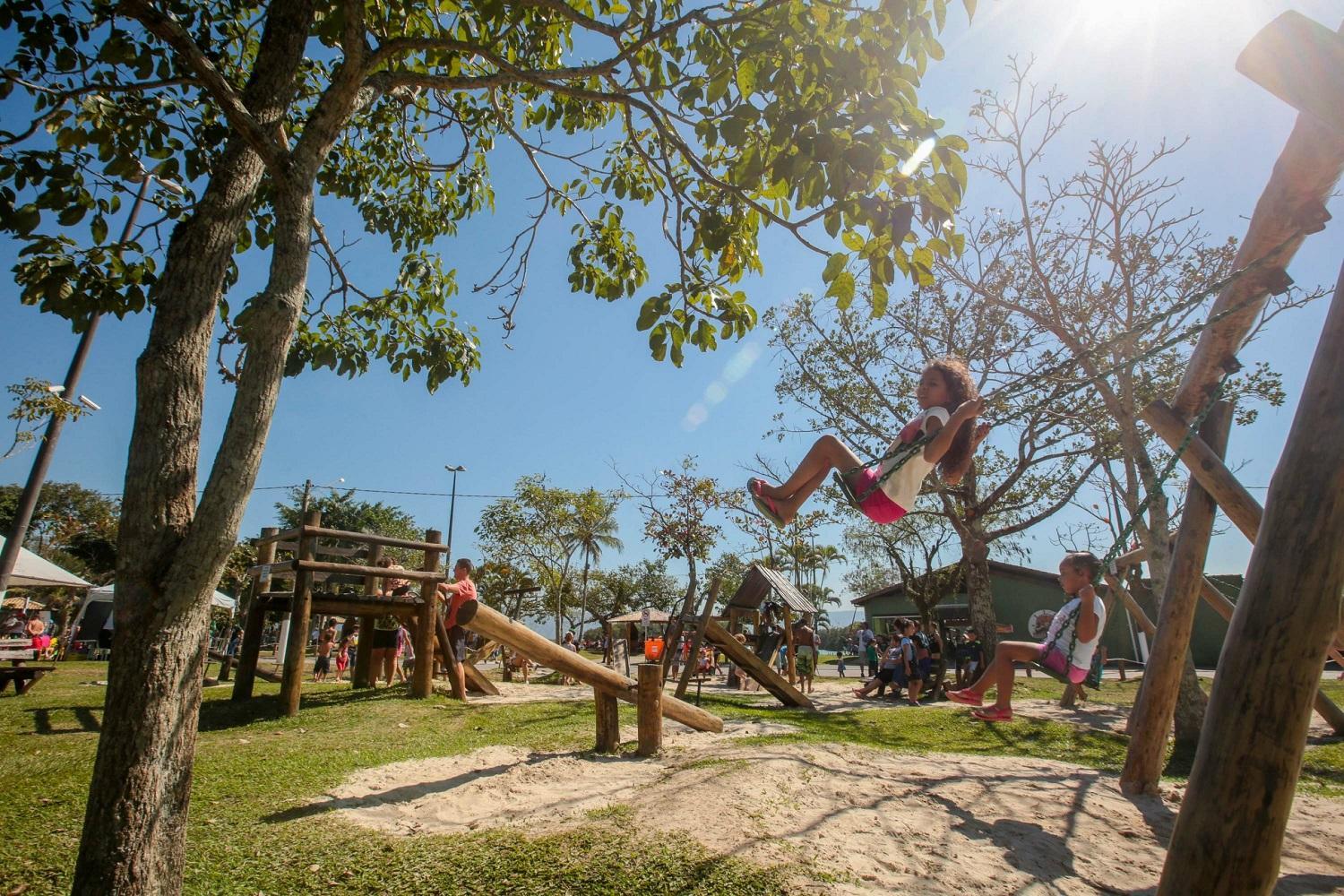 Kitnet Temporada Praia Grande SP - Completa com Wi-fi, garagem rotativa, 1 quadra da praia - no centro comercial Boqueirão