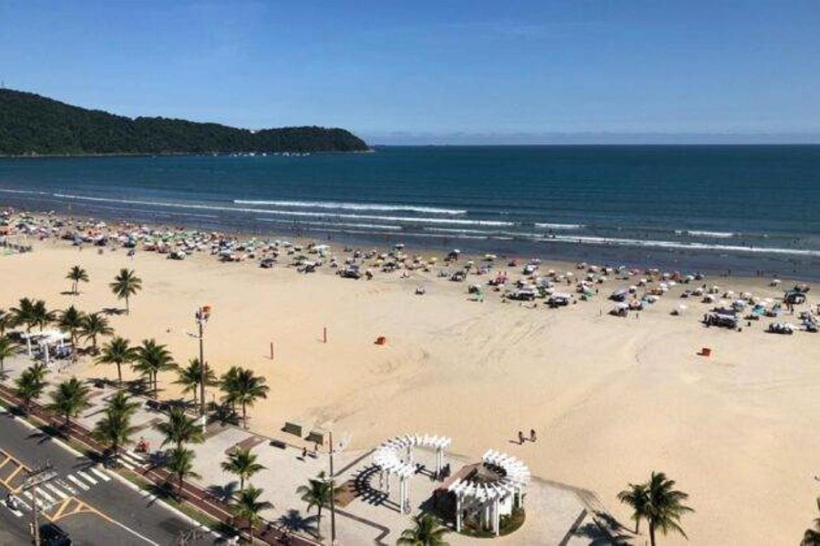 Kitnet Temporada Praia Grande SP - Completa com Wi-fi, garagem rotativa, 1 quadra da praia - no centro comercial Boqueirão
