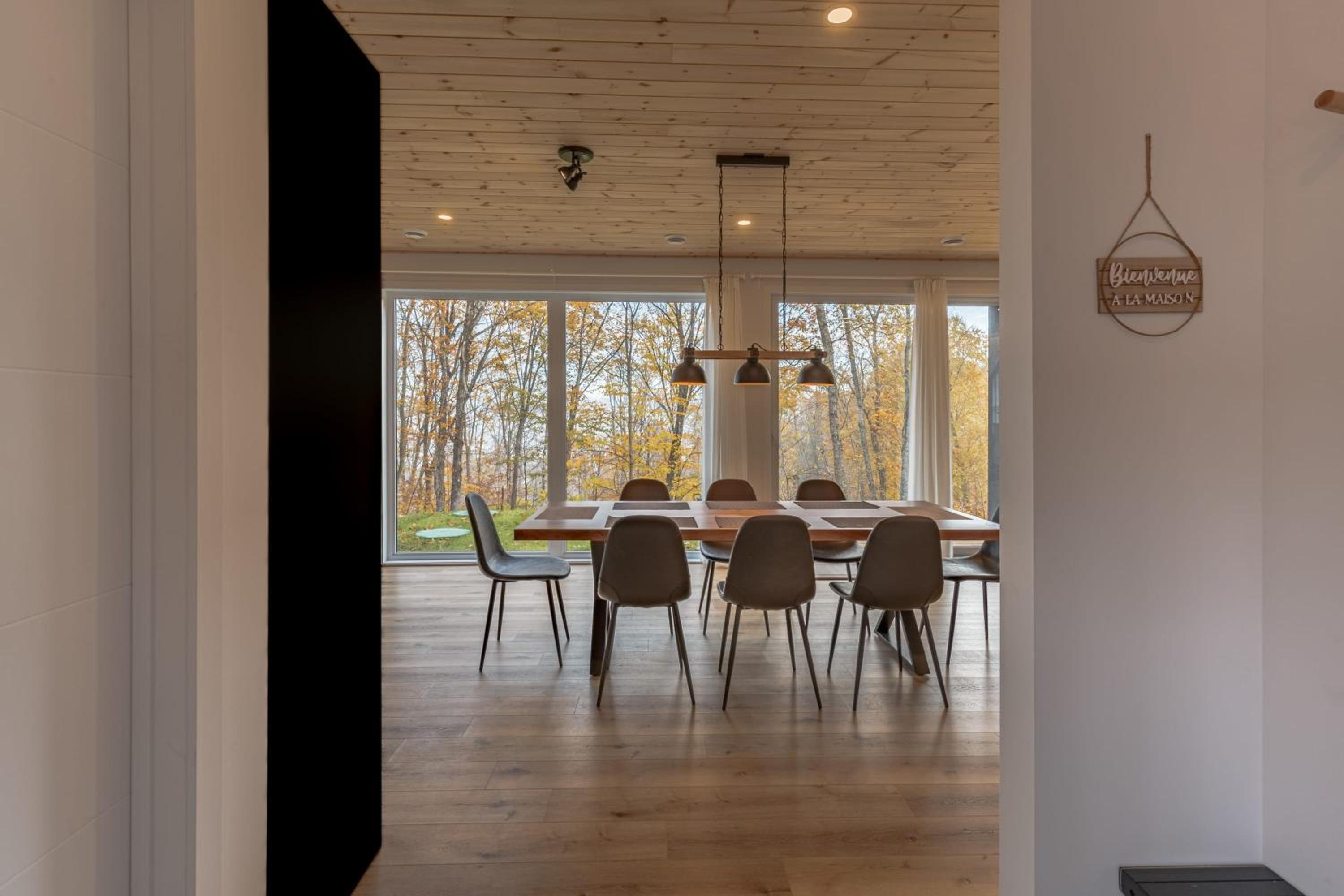 Mountain Retreat with Hot Tub and Close to Skiing