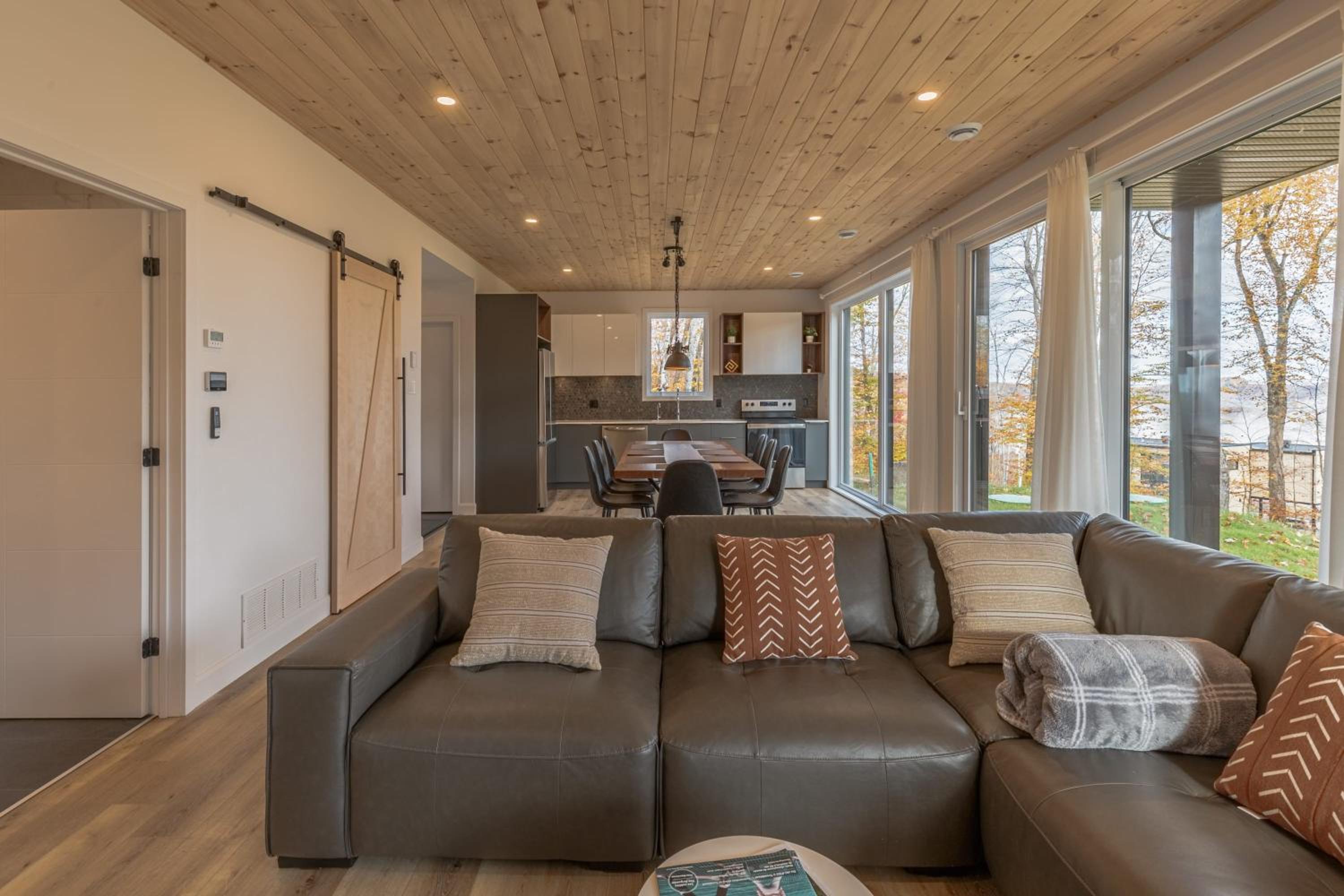 Mountain Retreat with Hot Tub and Close to Skiing