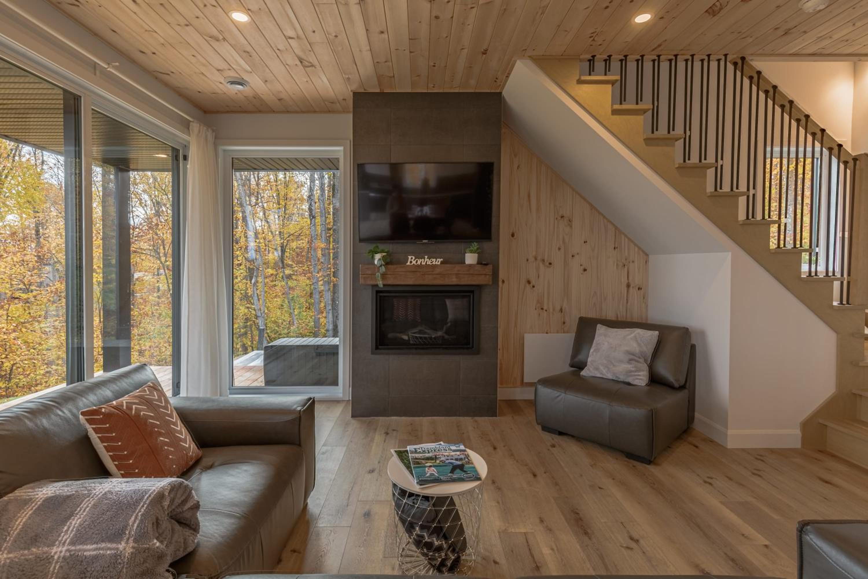Mountain Retreat with Hot Tub and Close to Skiing