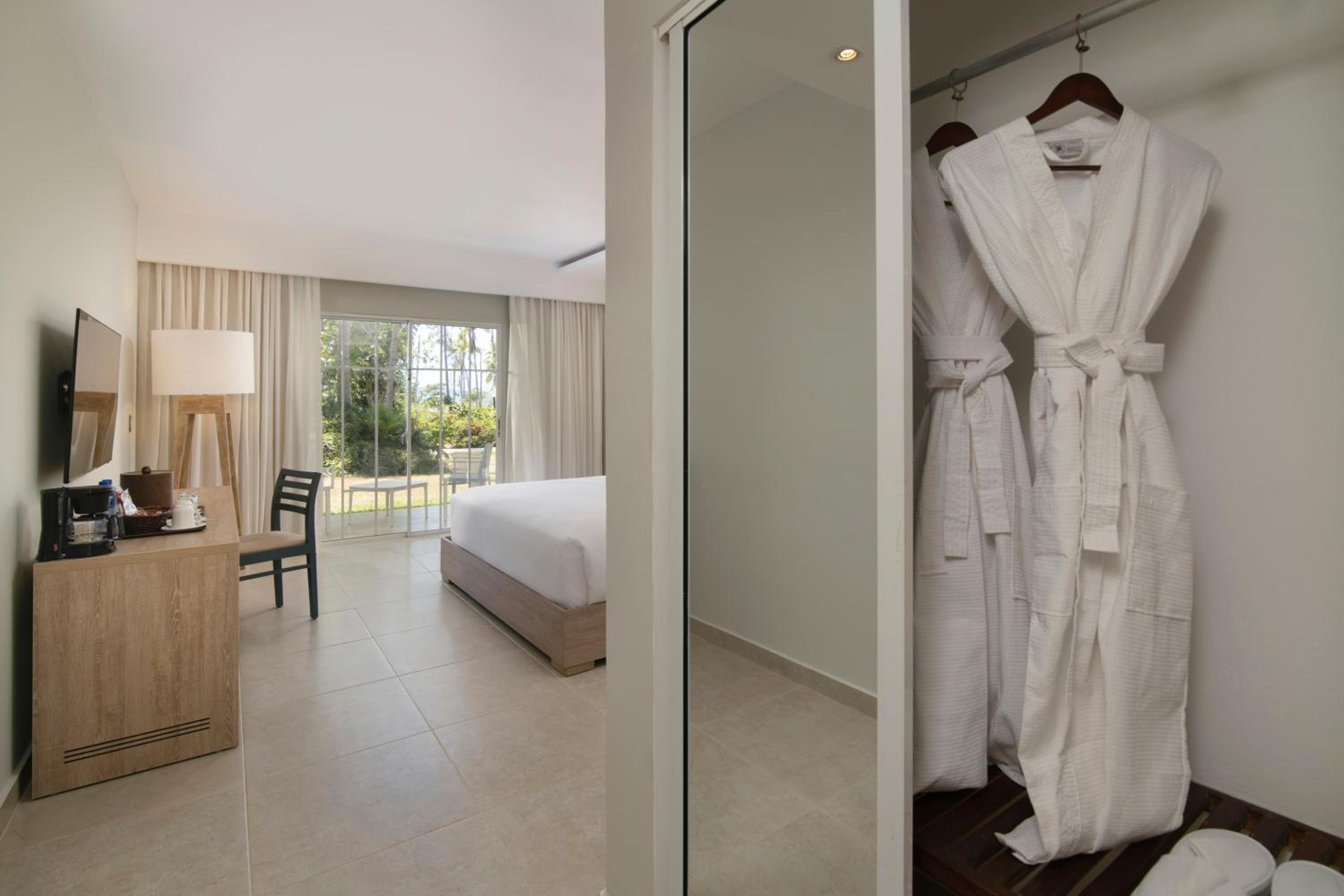 Wyndham Alltra Samana All Inclusive Resort