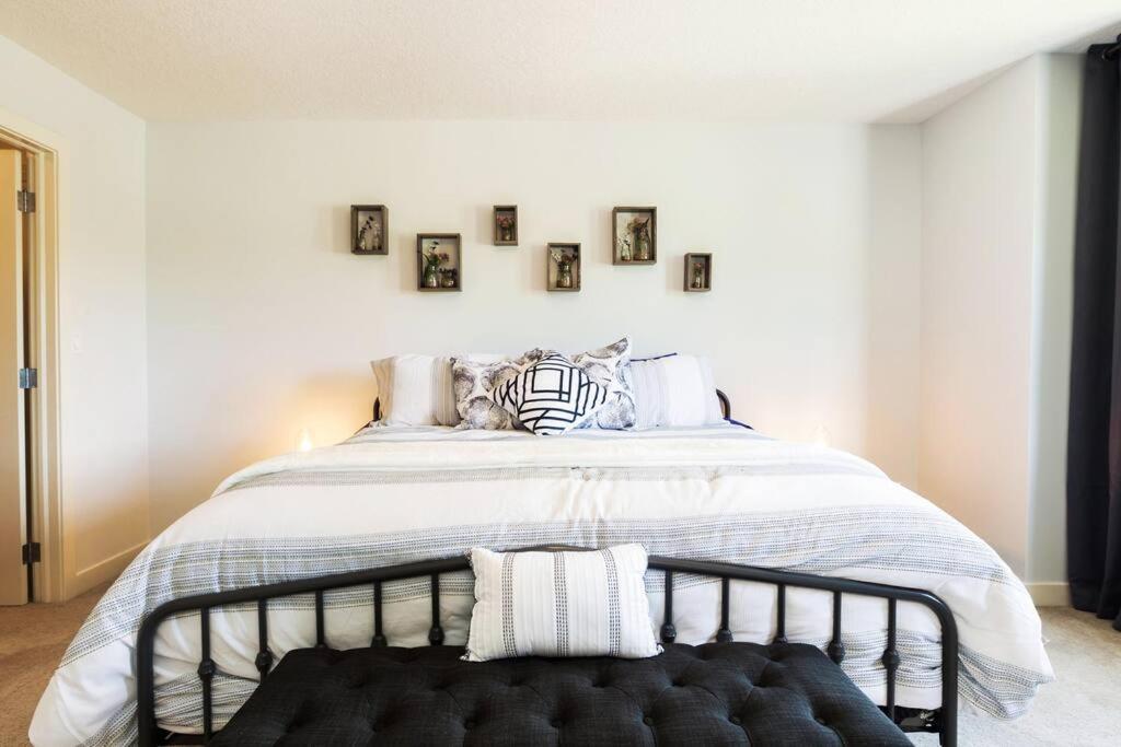 Modern Home - King Bed - Garage - Long Stays
