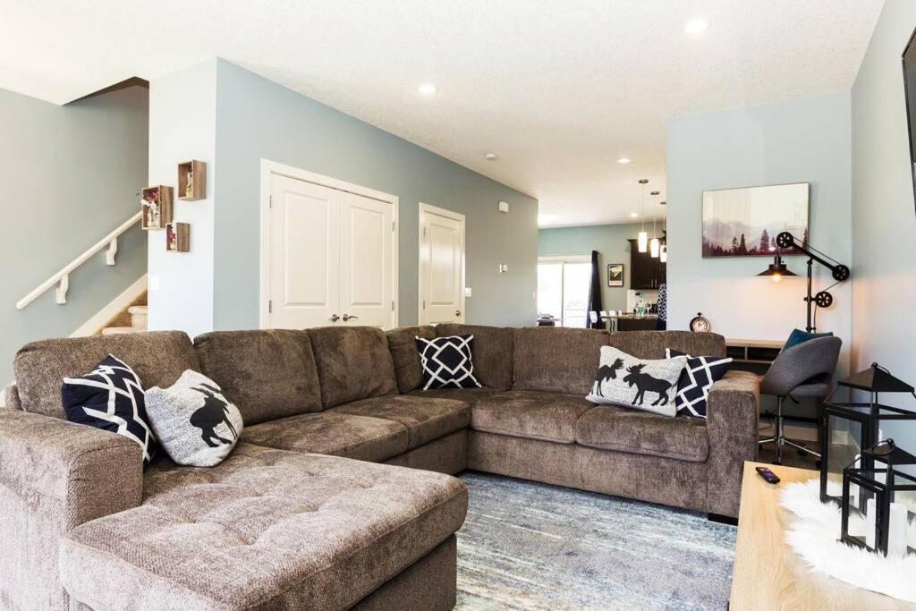 Modern Home - King Bed - Garage - Long Stays