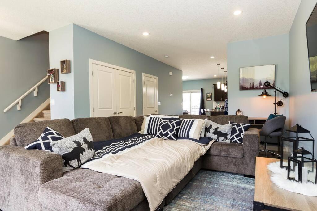 Modern Home - King Bed - Garage - Long Stays