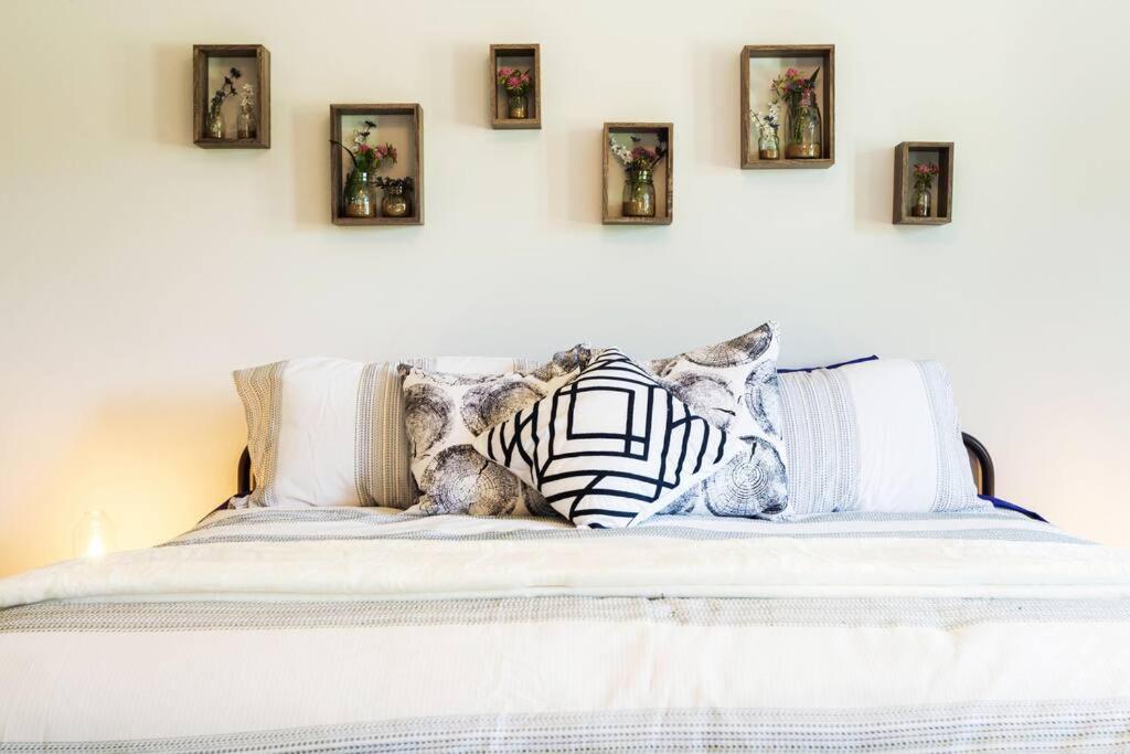 Modern Home - King Bed - Garage - Long Stays