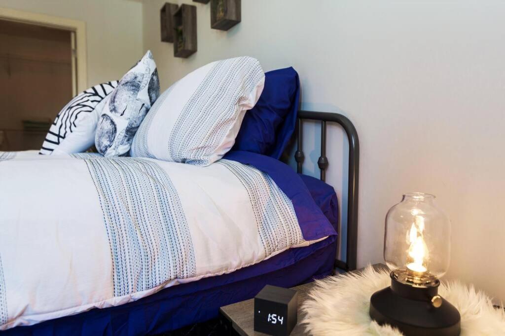 Modern Home - King Bed - Garage - Long Stays