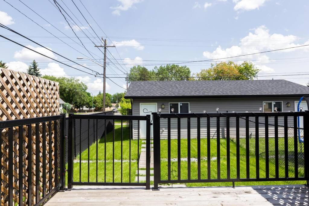 Modern Home - King Bed - Garage - Long Stays