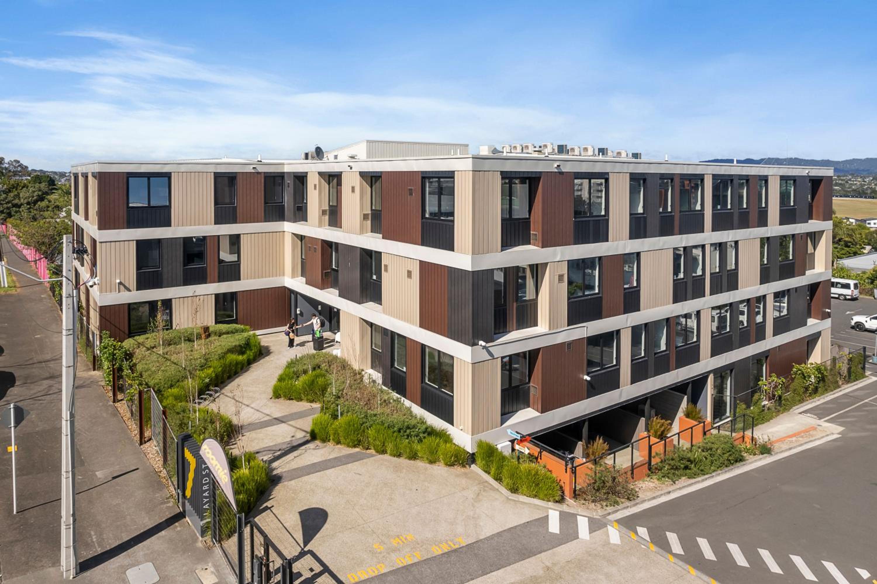 Hotel Roomie Apartment Hotel - Image 1