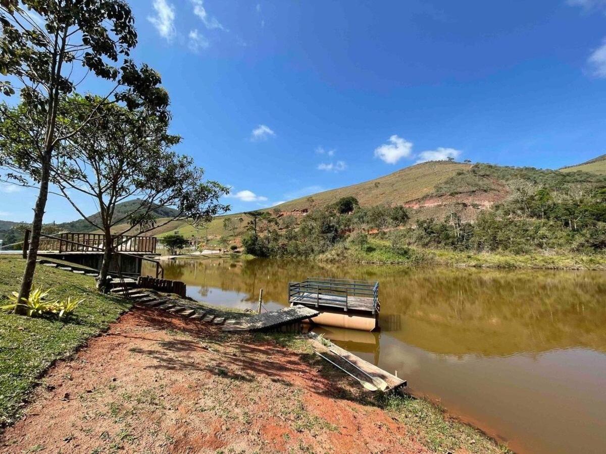 Sítio incrível com piscina e lago