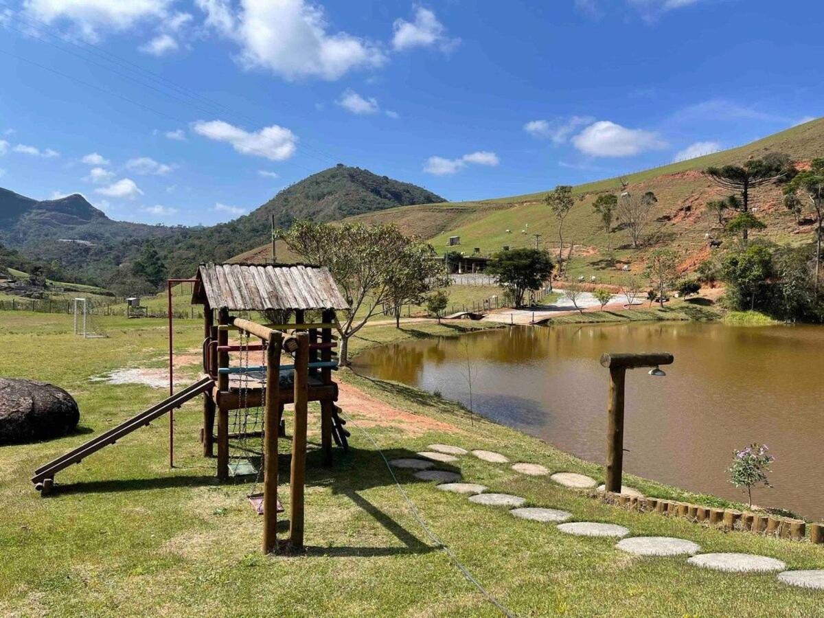 Sítio incrível com piscina e lago