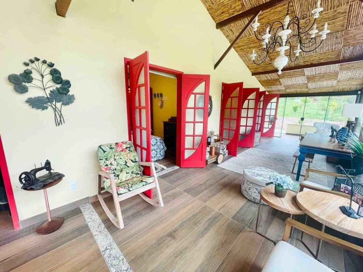Sítio incrível com piscina e lago