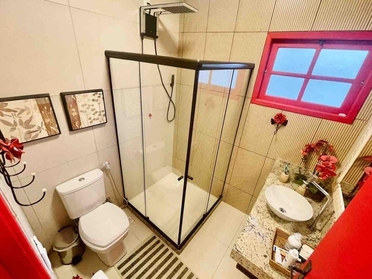 Sítio incrível com piscina e lago