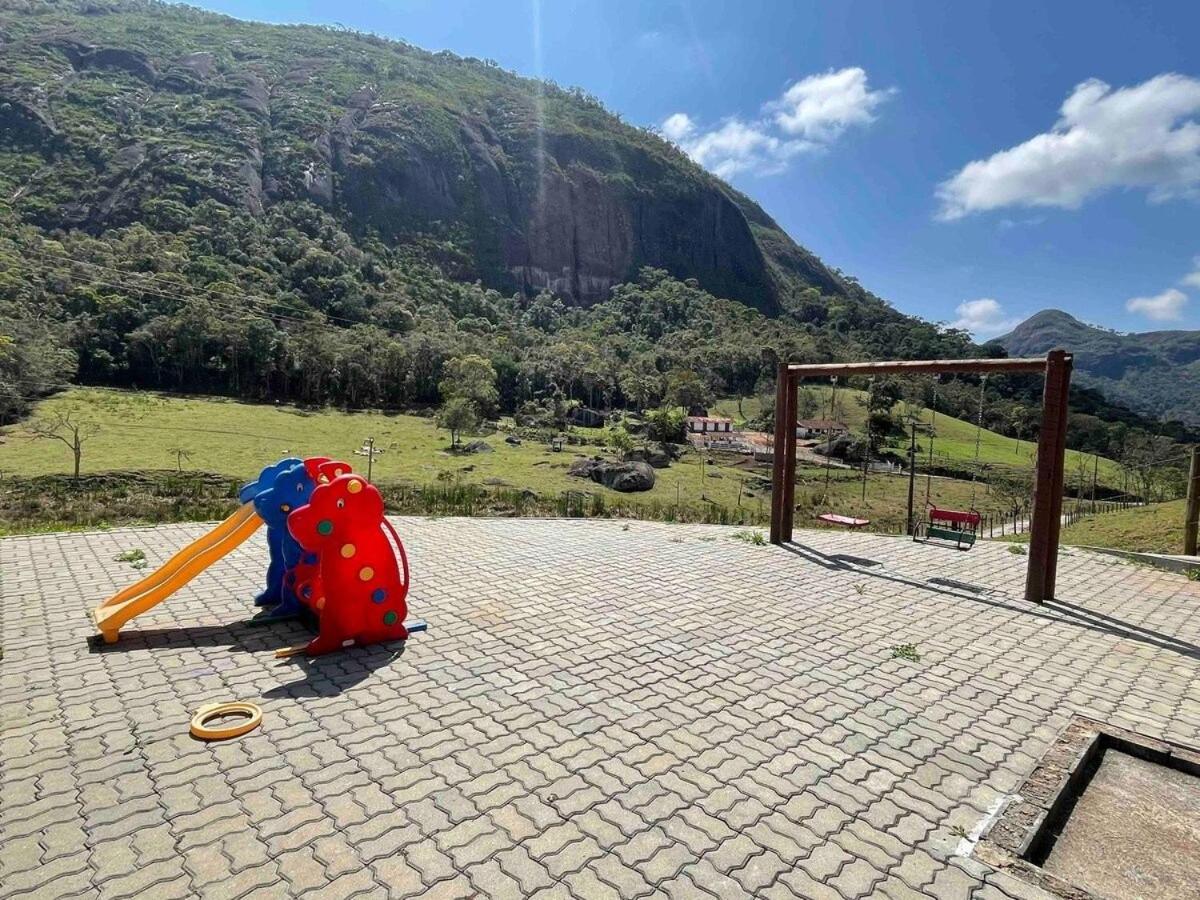 Sítio incrível com piscina e lago