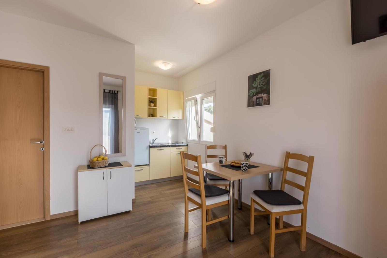 Apartments Ivo
