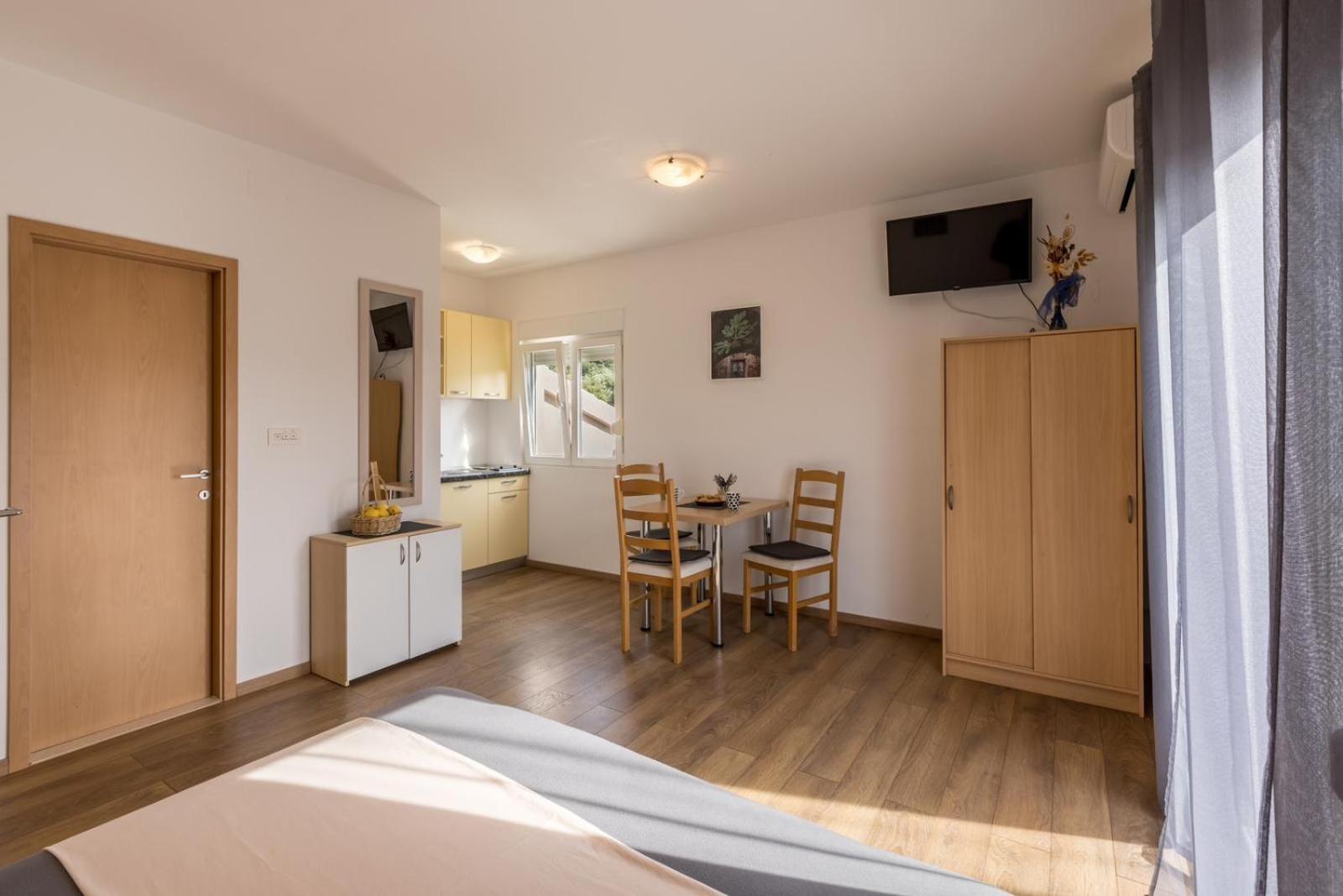 Apartments Ivo