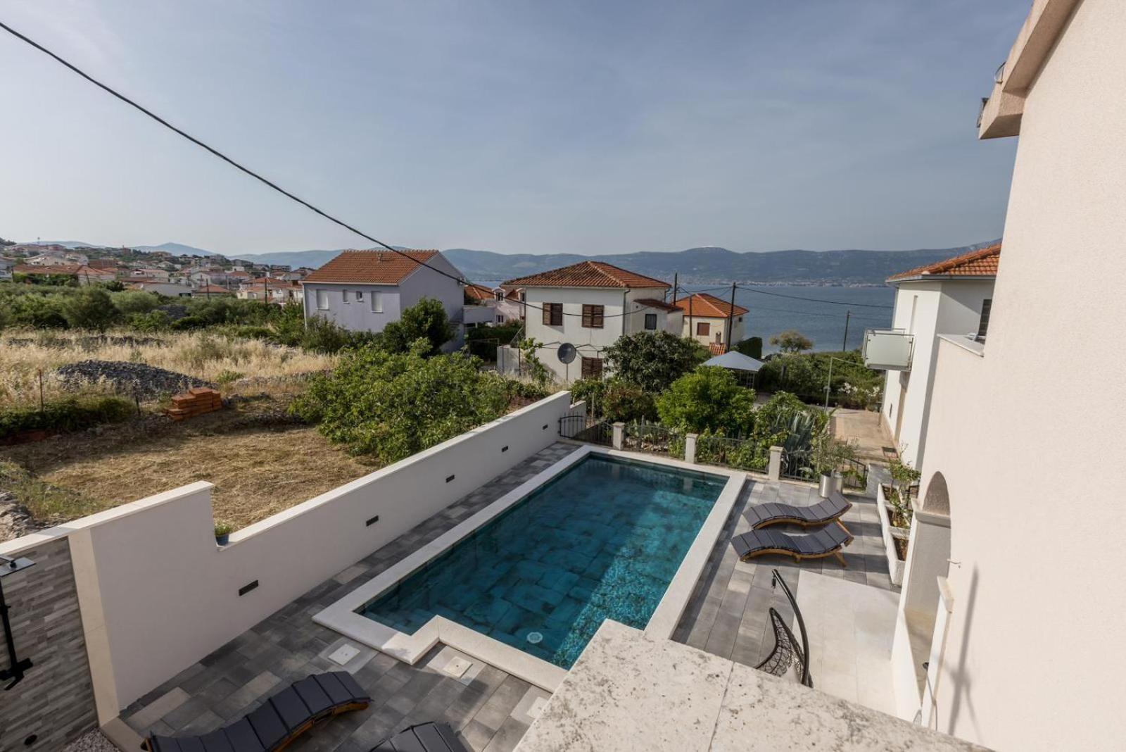 Apartments Ivo