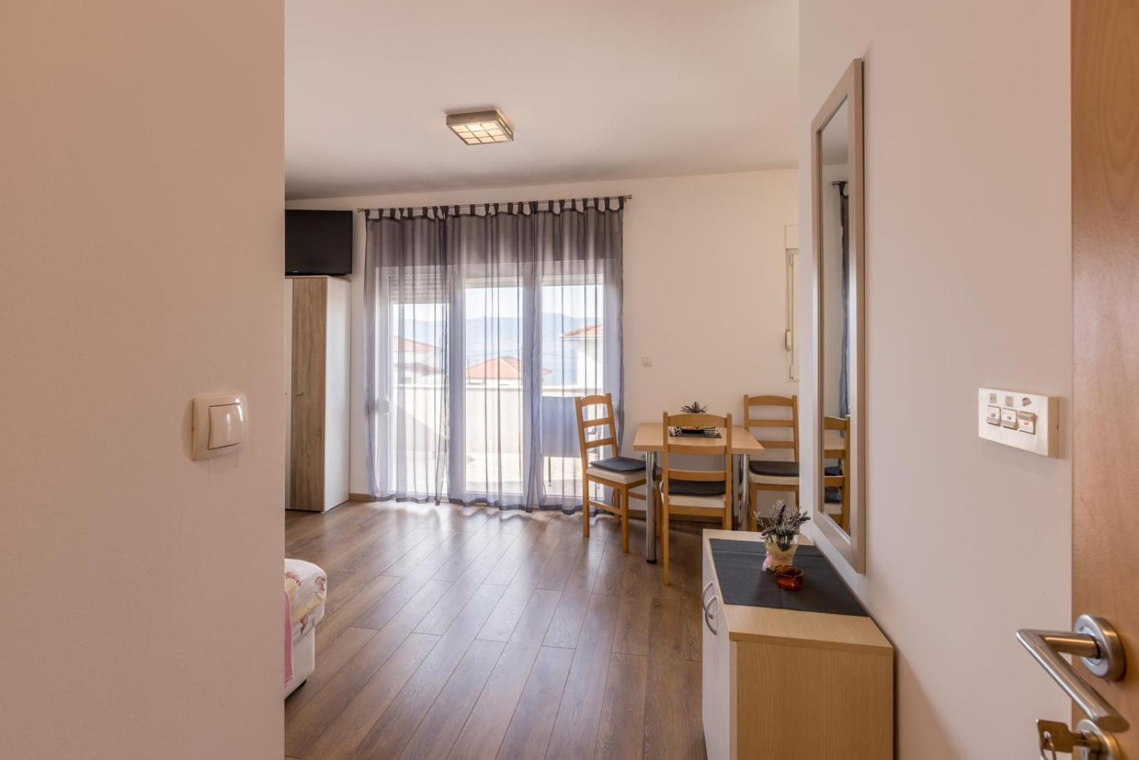 Apartments Ivo