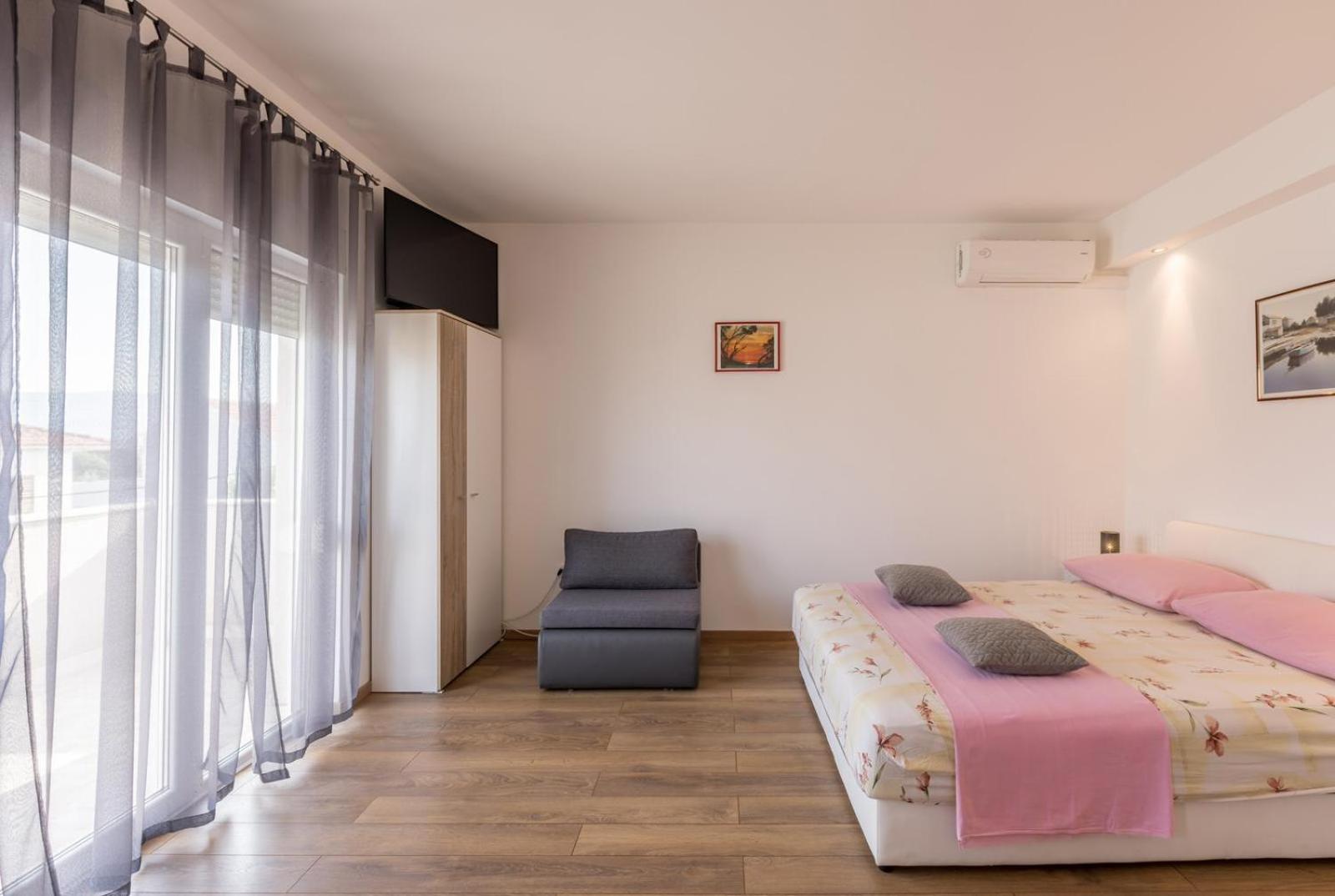 Apartments Ivo
