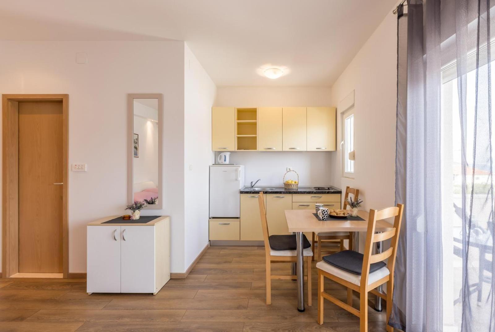 Apartments Ivo